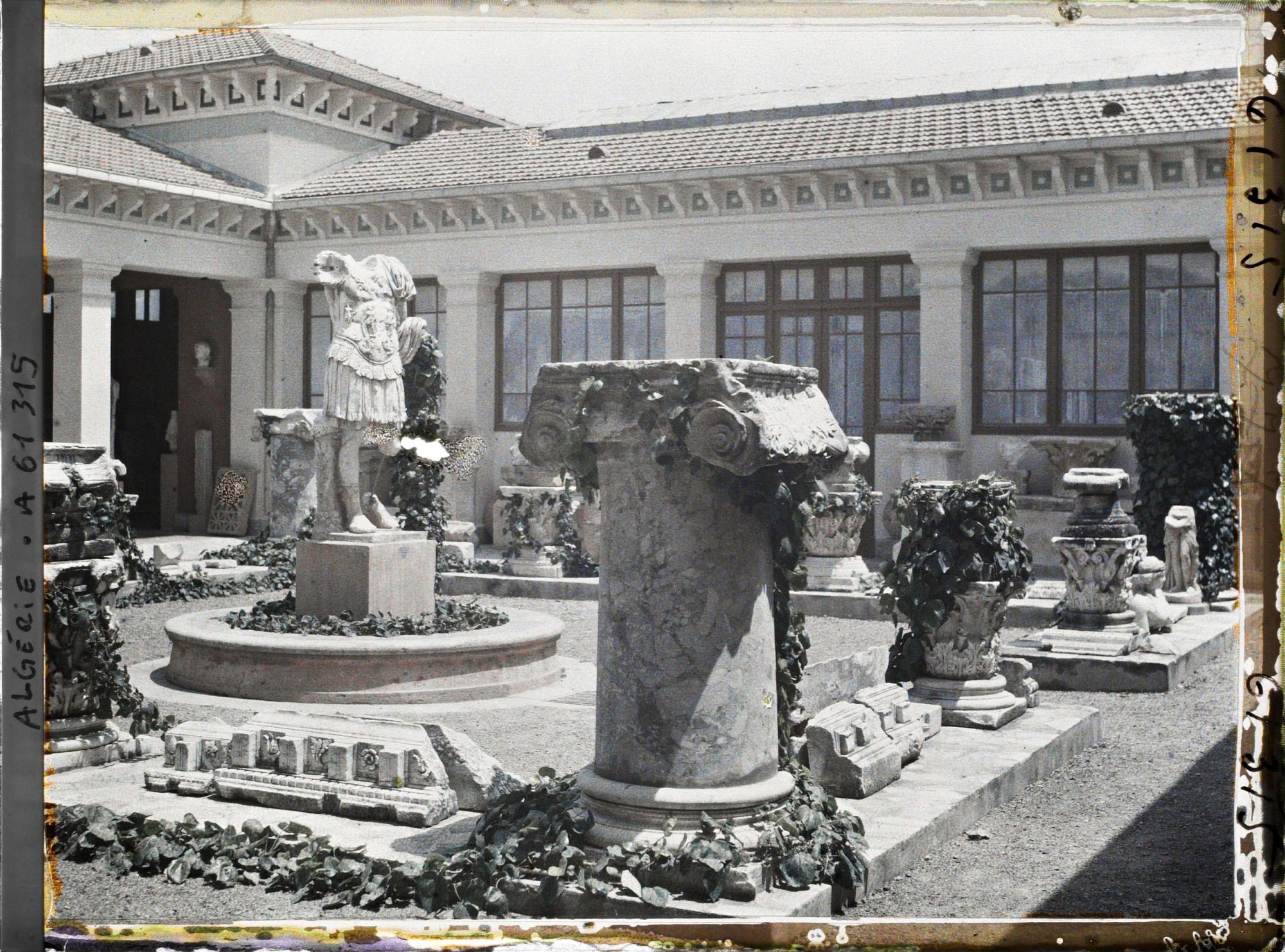 Image représentant La cour du musée