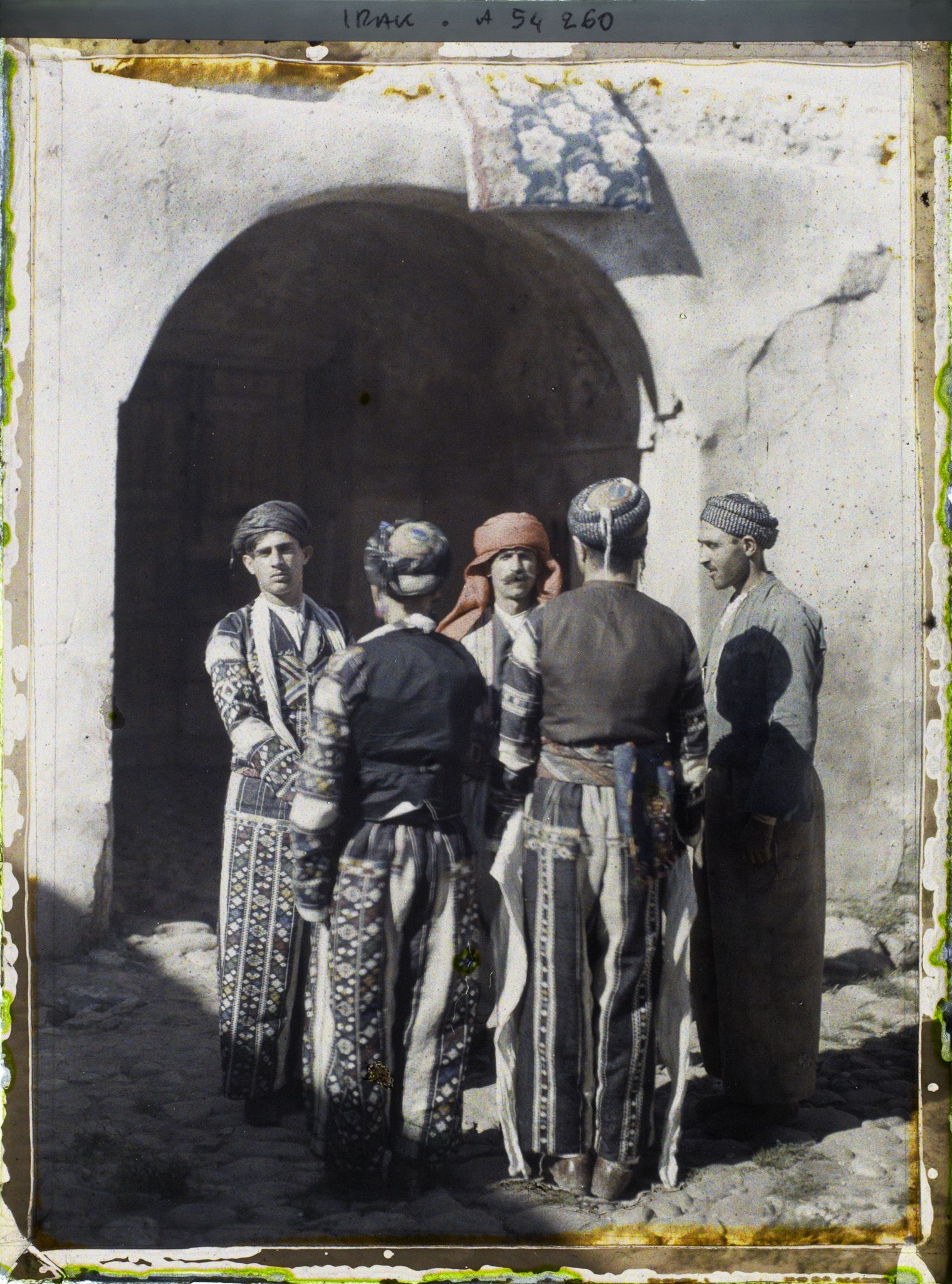 Image représentant Groupe d'hommes kurdes