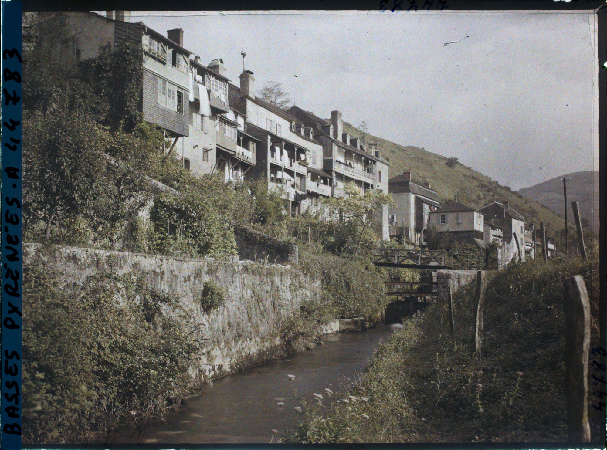 Image représentant France , Tardets, Vieux Quartiers au bord de l'eau