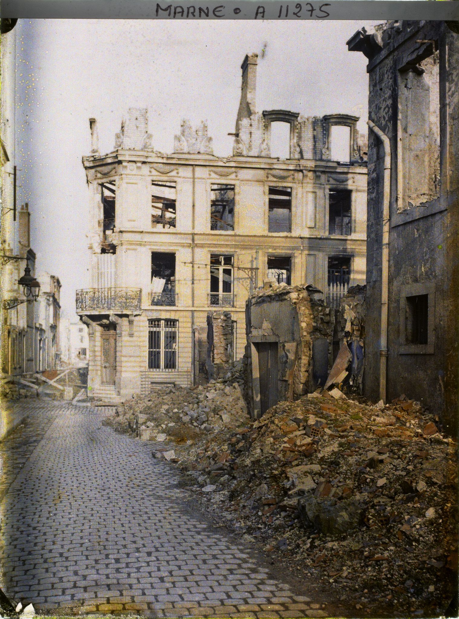 Image représentant Maisons en ruine, rue du Cardinal-de-Lorraine
