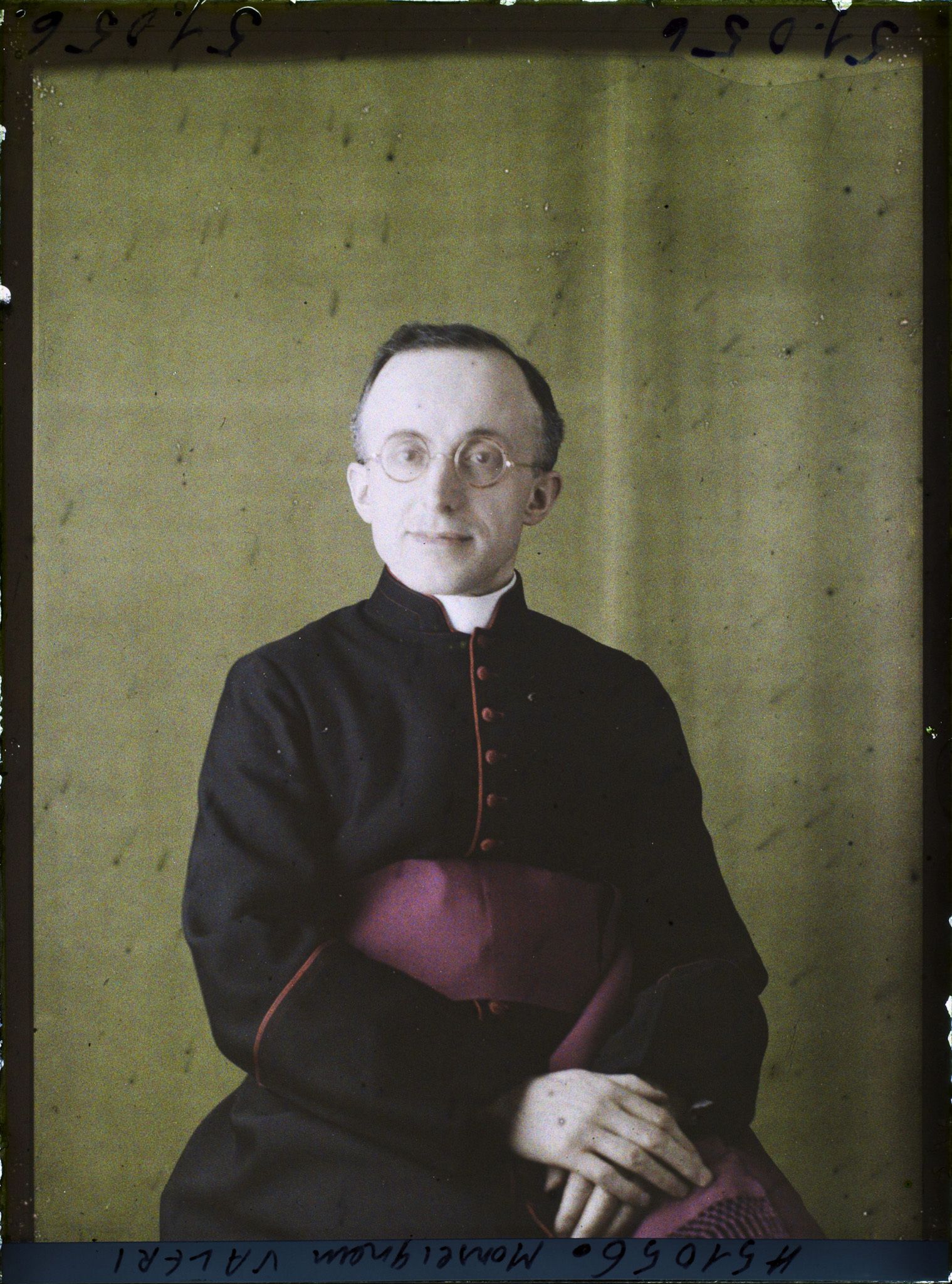 Image représentant Monseigneur  https://musee-albert-kahn.s-museum.fr/home/NWQ2OTAwYzNmYjZlZTk1ZWQwODJmMjY4L2dlbmVyaWMtbm90aWNlLXRhYi9hdXRob3JpdHkvNjE3YTc5ZjVjZjhiODk2OGIzMzM3ZDIx/5d6900c3fb6ee95ed082f268/generic-notice-tab/authority/617a79ebcf8b8968b33379ae Valeri