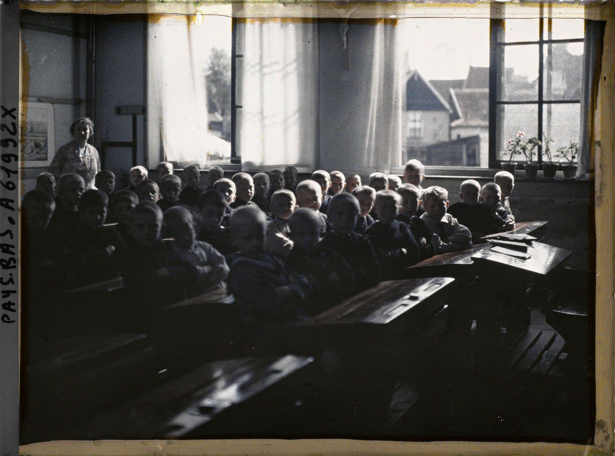 Image représentant Hollande, Volendam, Ecole Catholique de garçons