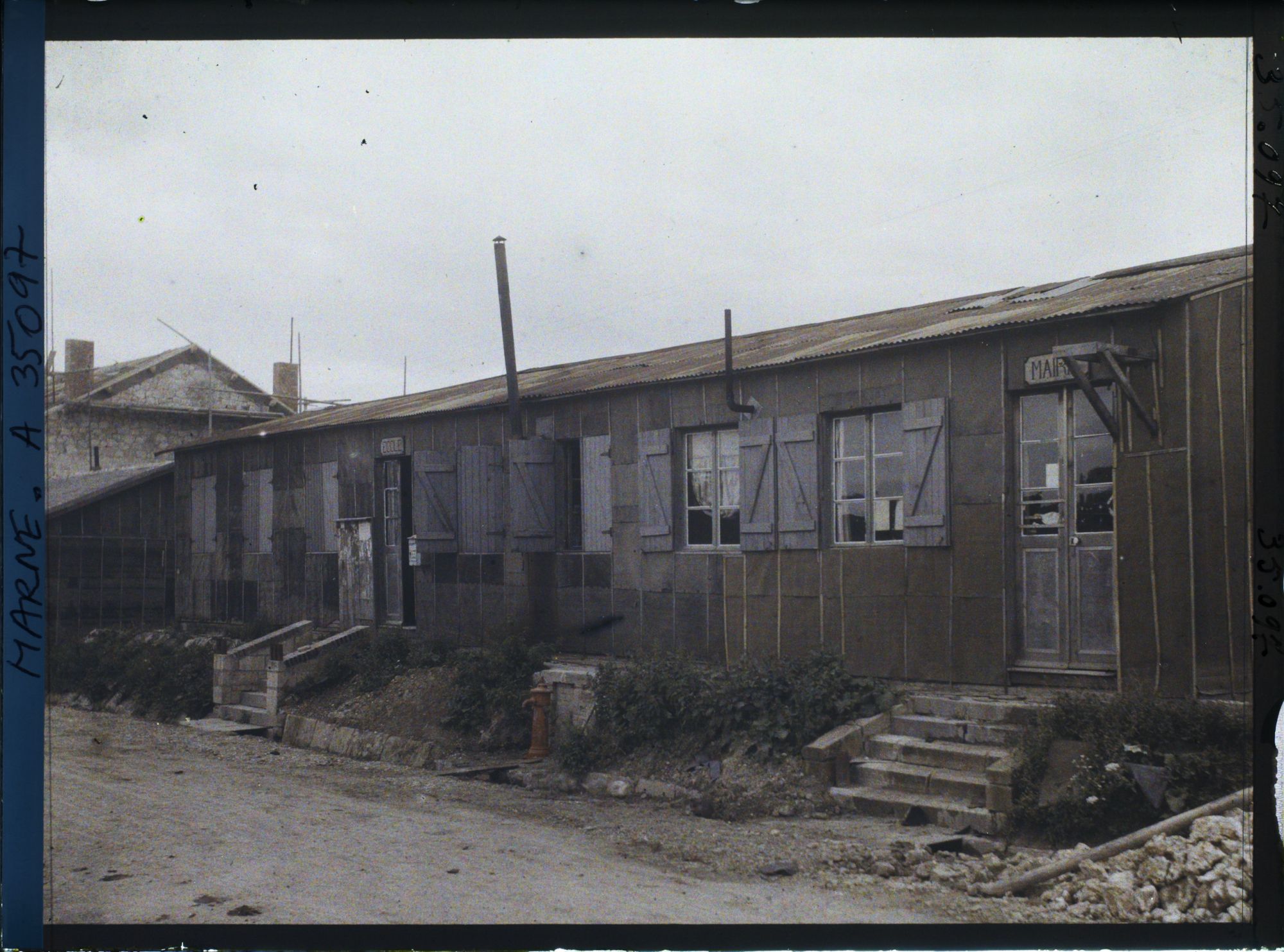 Image représentant France, Binarville (Meuse), La Mairie et l'Ecole