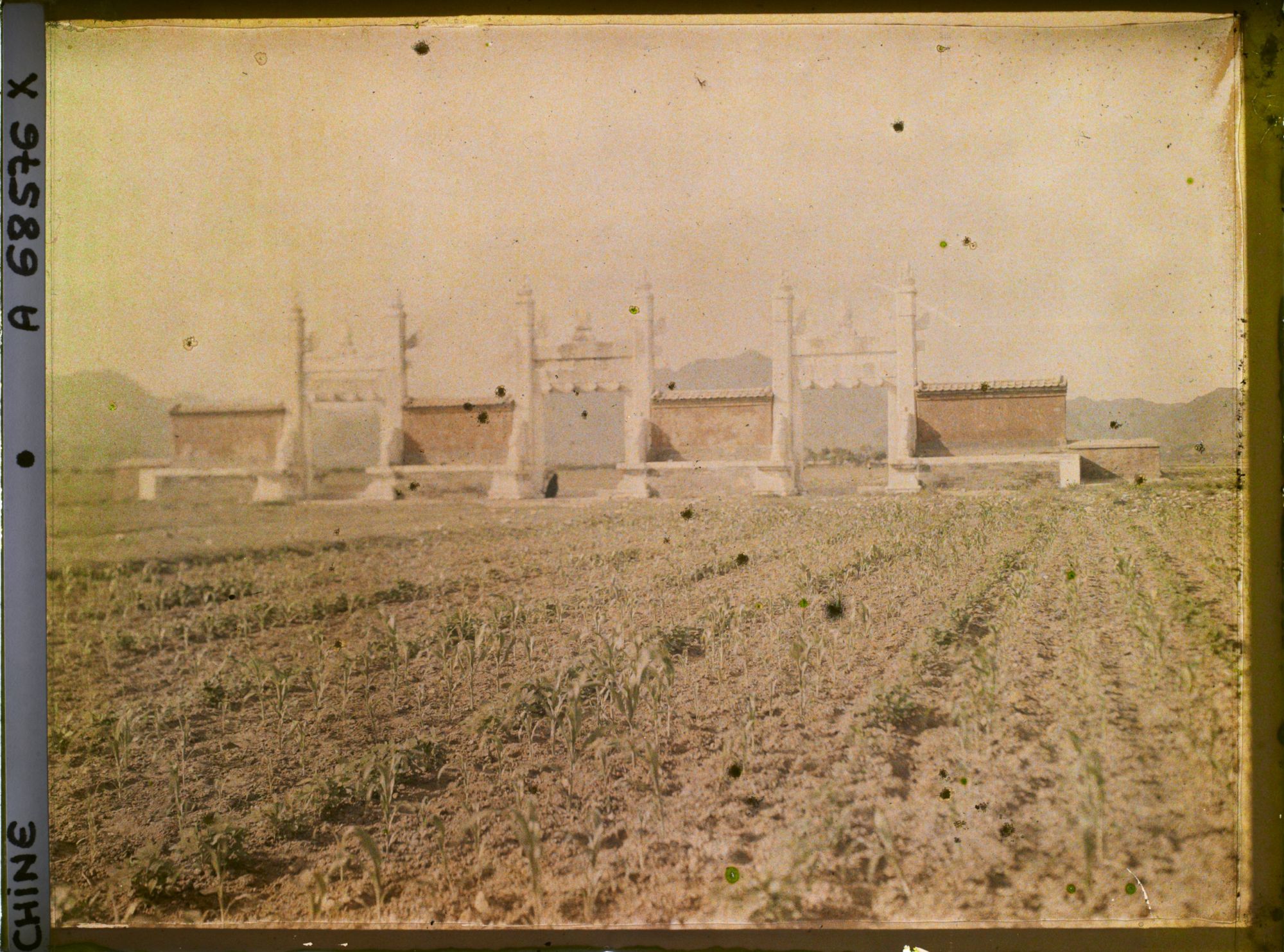 Image représentant Ming Shisanling (" Treize Tombeaux des Ming ")