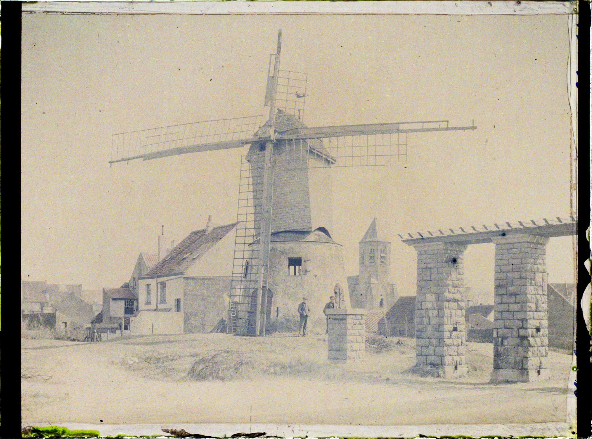 Image représentant Belgique, Knocke, Moulin de la batterie et Eglise du Village