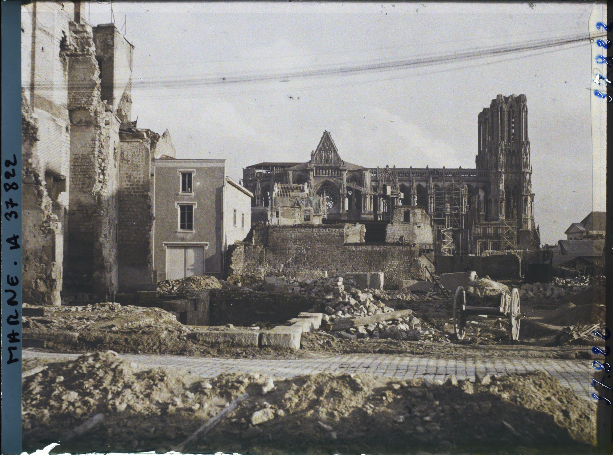 Image représentant France, Reims, Reconstructions vers la Cathédrale