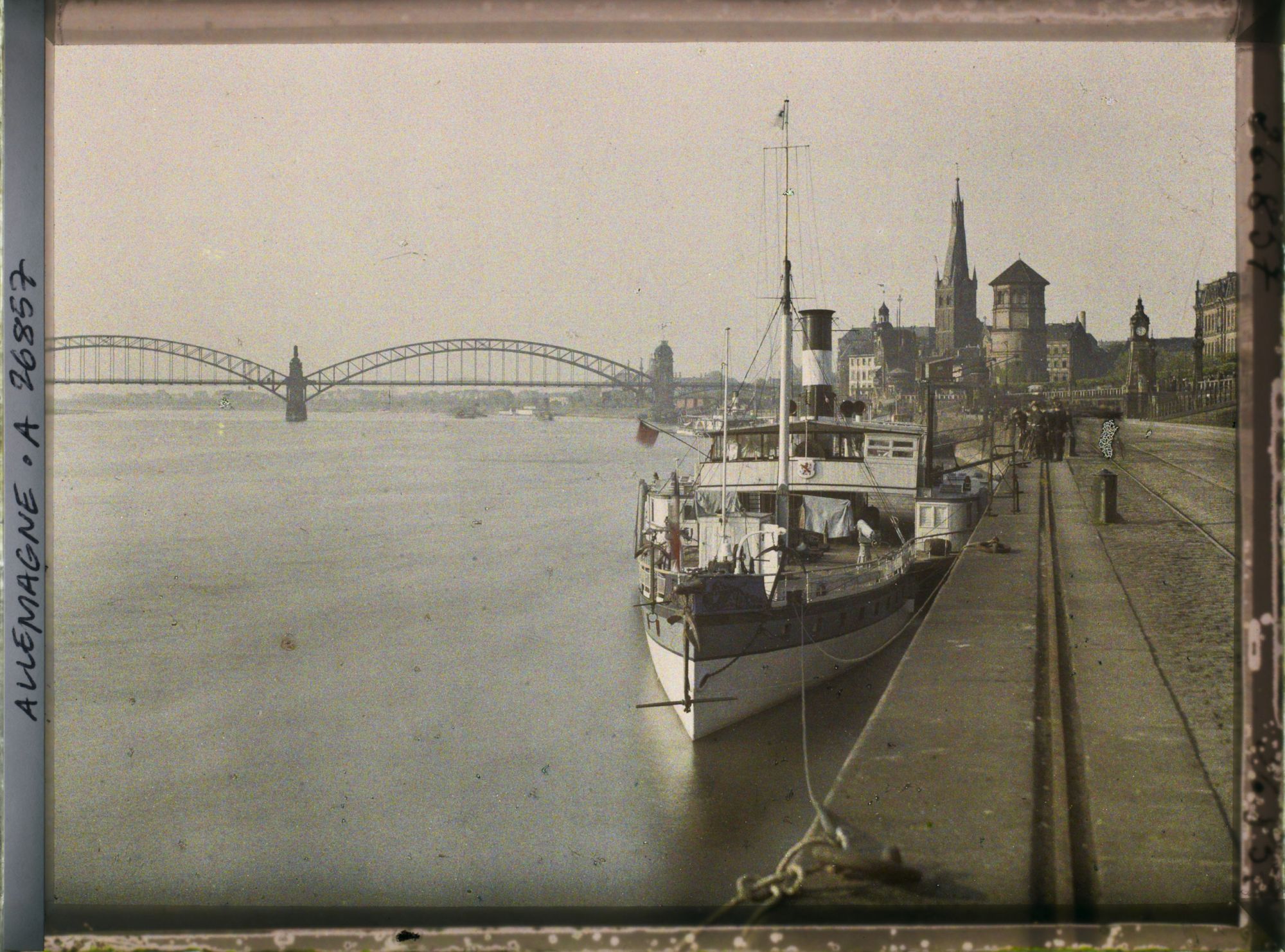 Image représentant Allemagne, Düsseldorf, Occupation Française Les Quais vers les grands ponts du Rhin