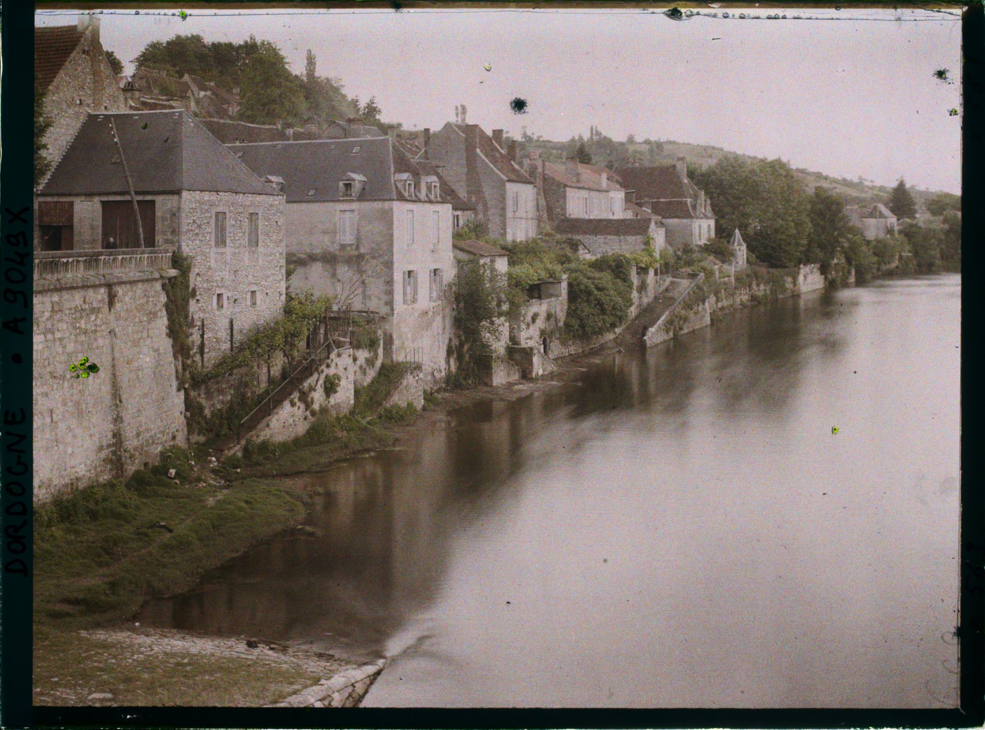 Image représentant France, Le Bugue, Le Bugue en amont du Pont s/ la Dordogne