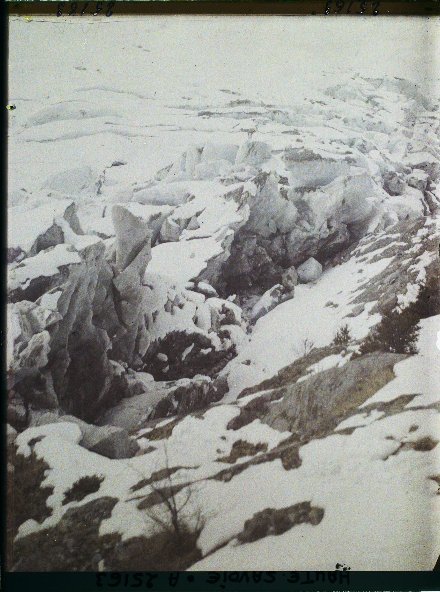 Image représentant France Les Alpes, Glacier des Bossons : Séracs de la Rive Droite du Glacier Supérieur des Bossons