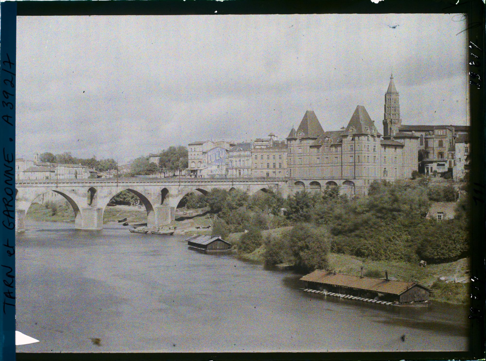 Image représentant Le pont Vieux et le musée Ingres