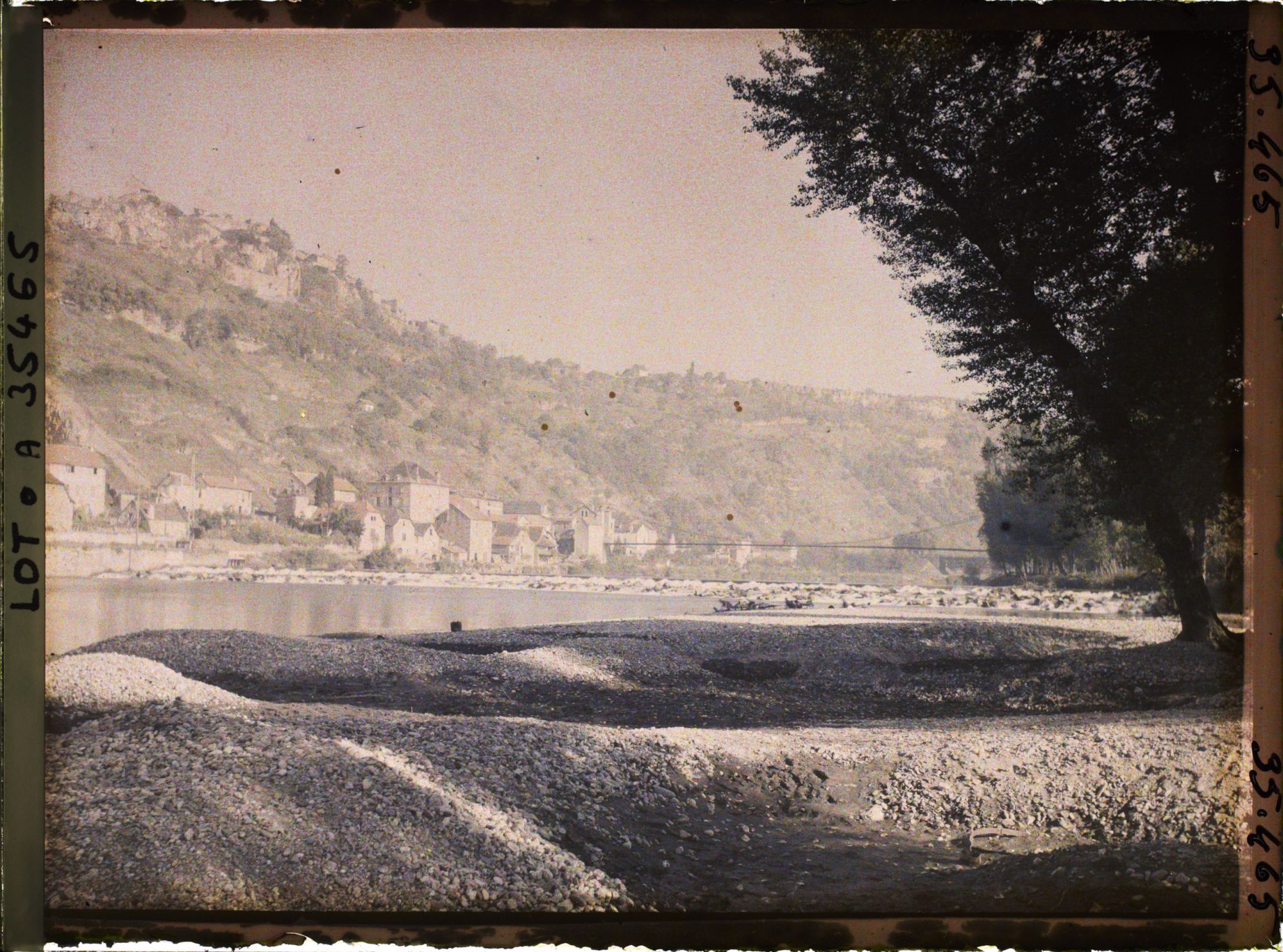 Image représentant France, Capdenac (Lot), Les bords du Lot