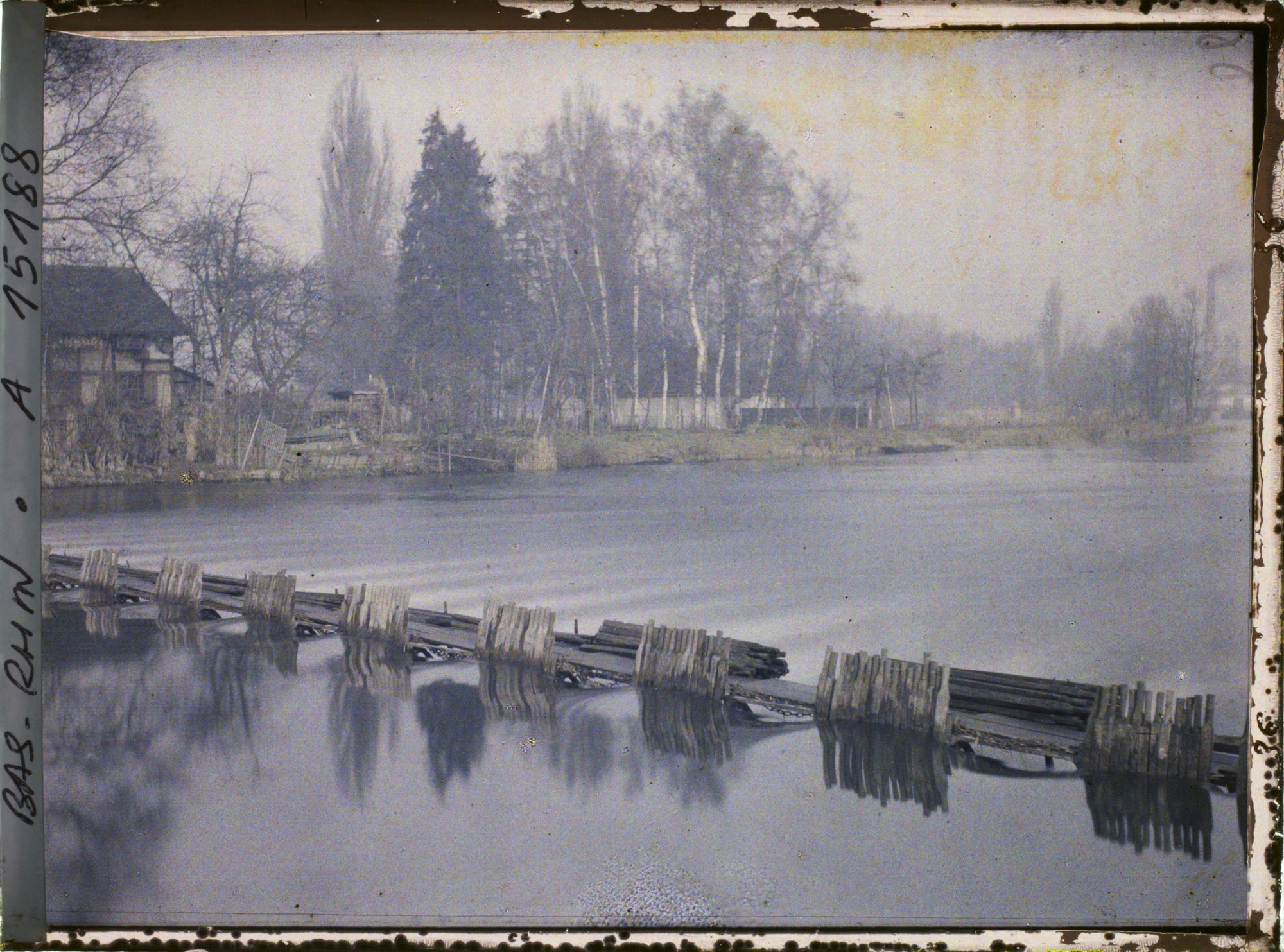 Image représentant France Alsace, Strasbourg, Le barrage de l'Ill près de la Porte de la Robertsau