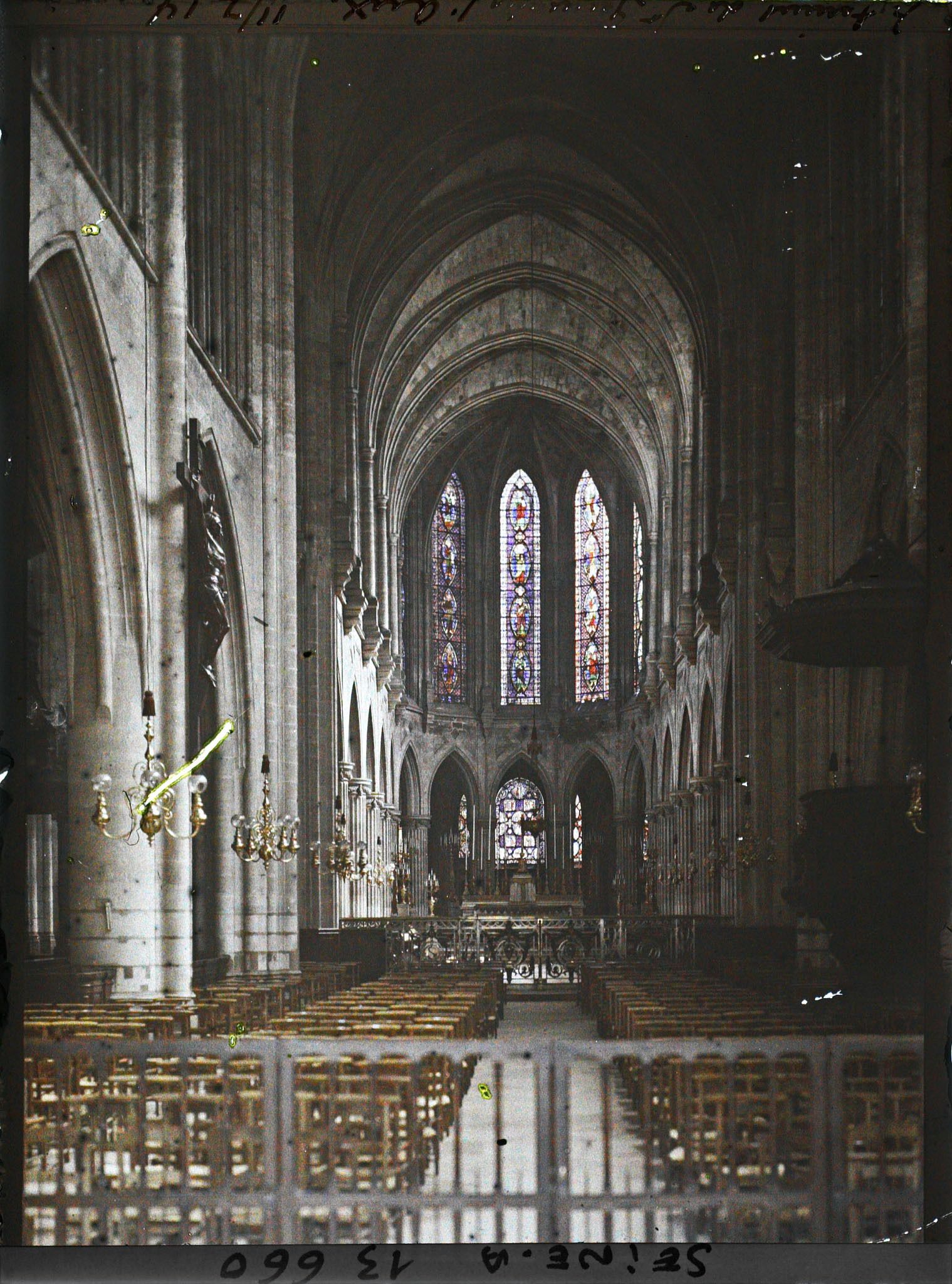 Image représentant La nef de l'église St-Germain-l'Auxerrois