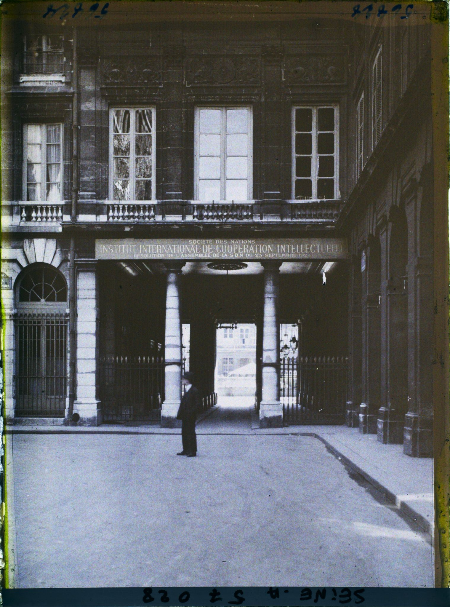 Image représentant Bureau de l'Institut International de Coopération Intellectuelle de la Société des Nations, 2 rue Montpensier (aujourd'hui siège du Conseil Constitutionel)