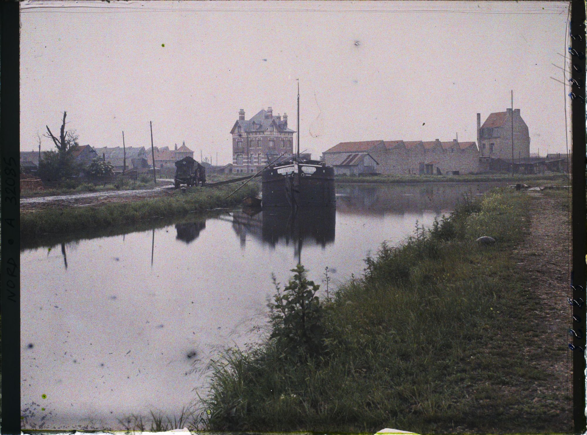 Image représentant France, Merville, Une vue le long du Canal de la Lys