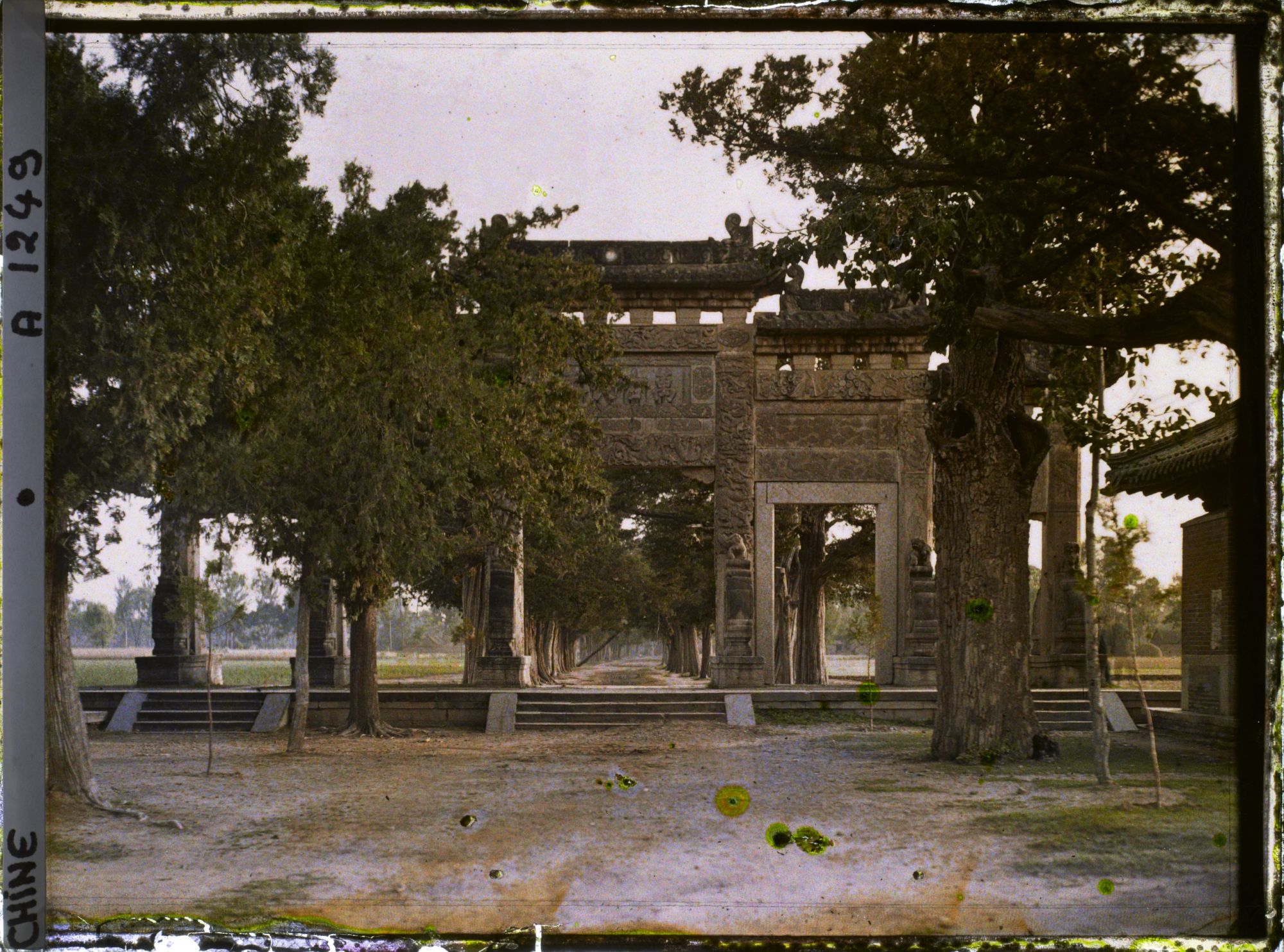 Image représentant Shendao (" voie de l'Ame "), vers Konglin, la nécropole de la famille de Confucius