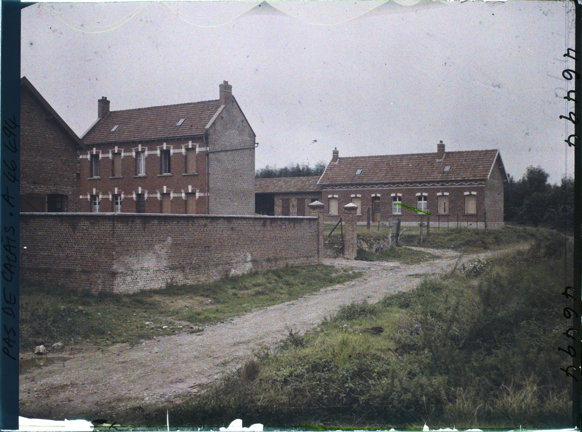 Image représentant France, Boisleux, fermes reconstruites