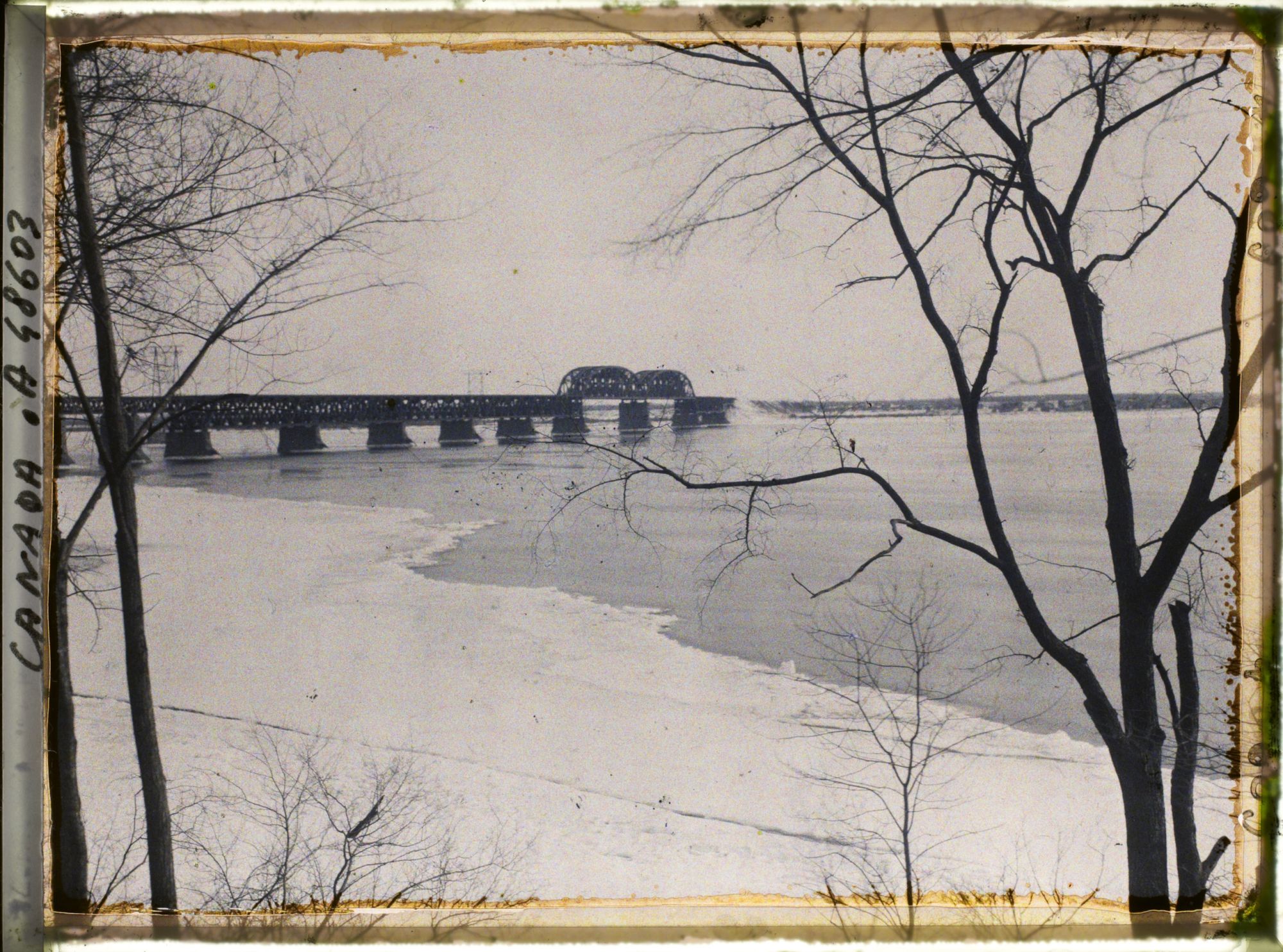 Image représentant Canada, Lachine, Le St Laurent, endroit où l'eau ne gèle jamais