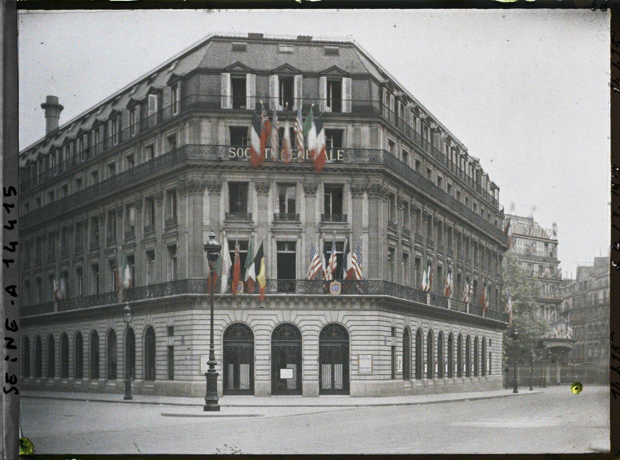 Image représentant La Société Générale rue Gluck et rue Halévy, actuelle place Jacques Rouché