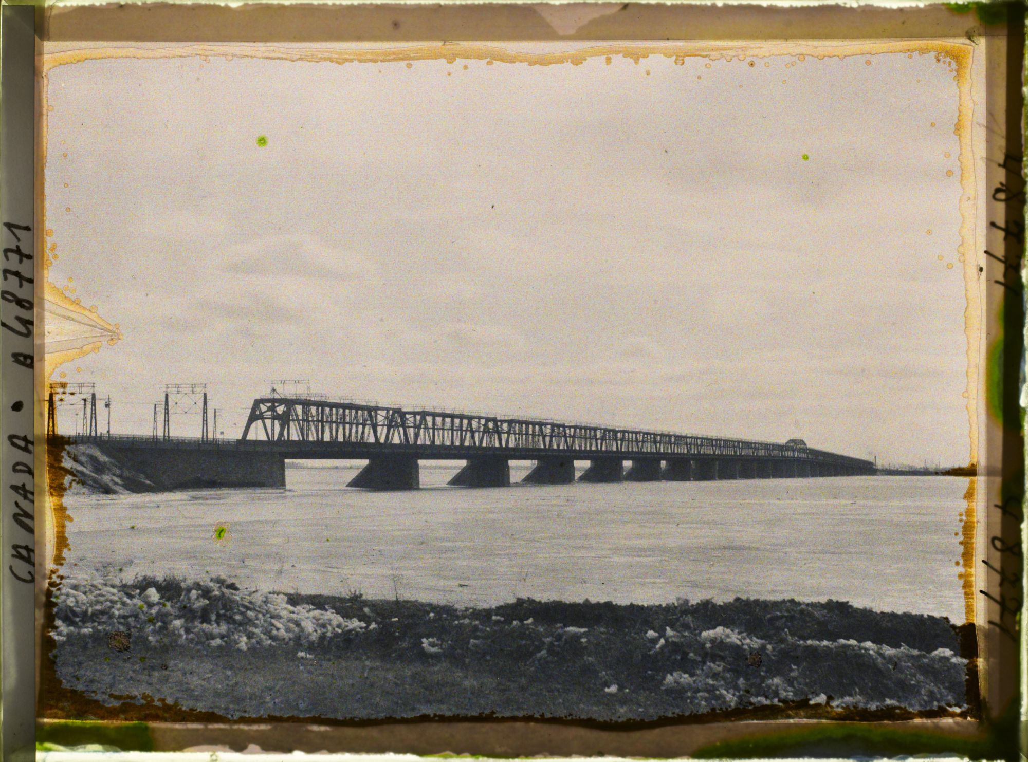Image représentant Canada, St Lambert, Le Pont Victoria sur le St Laurent (2K. de long)