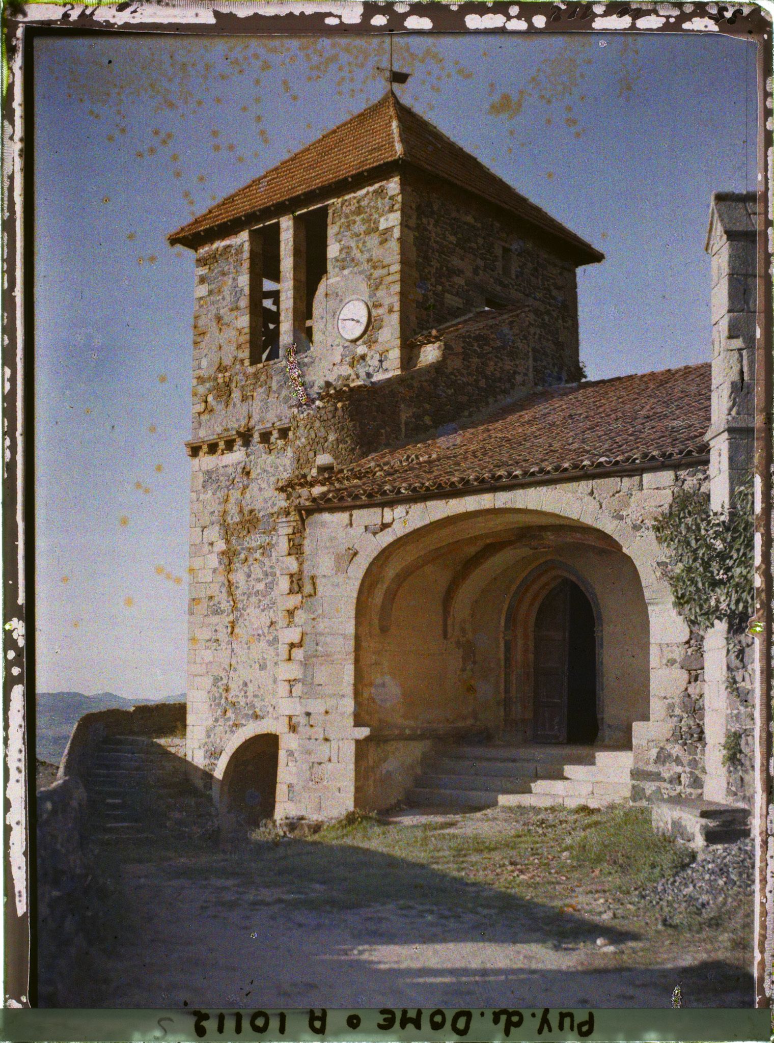 Image représentant France, Usson, Extérieur de l'Eglise, prison de la reine Margot