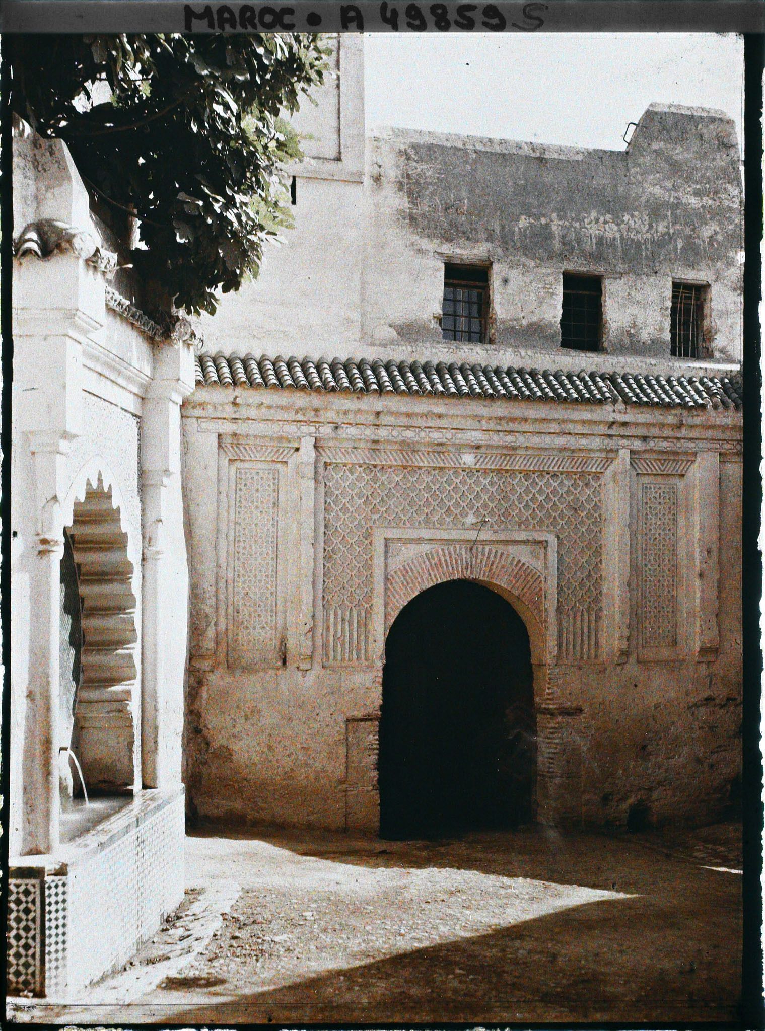 Image représentant Fontaine et porte du quartier Aqbat Sbâa