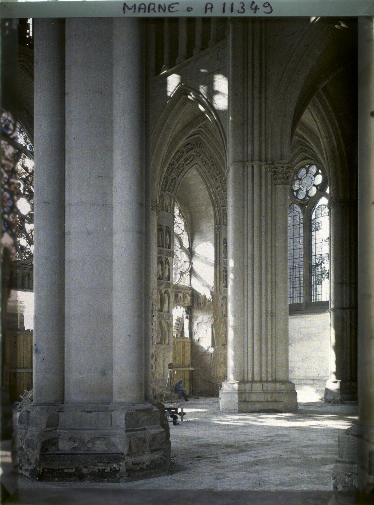 Image représentant Porche gauche de la cathédrale