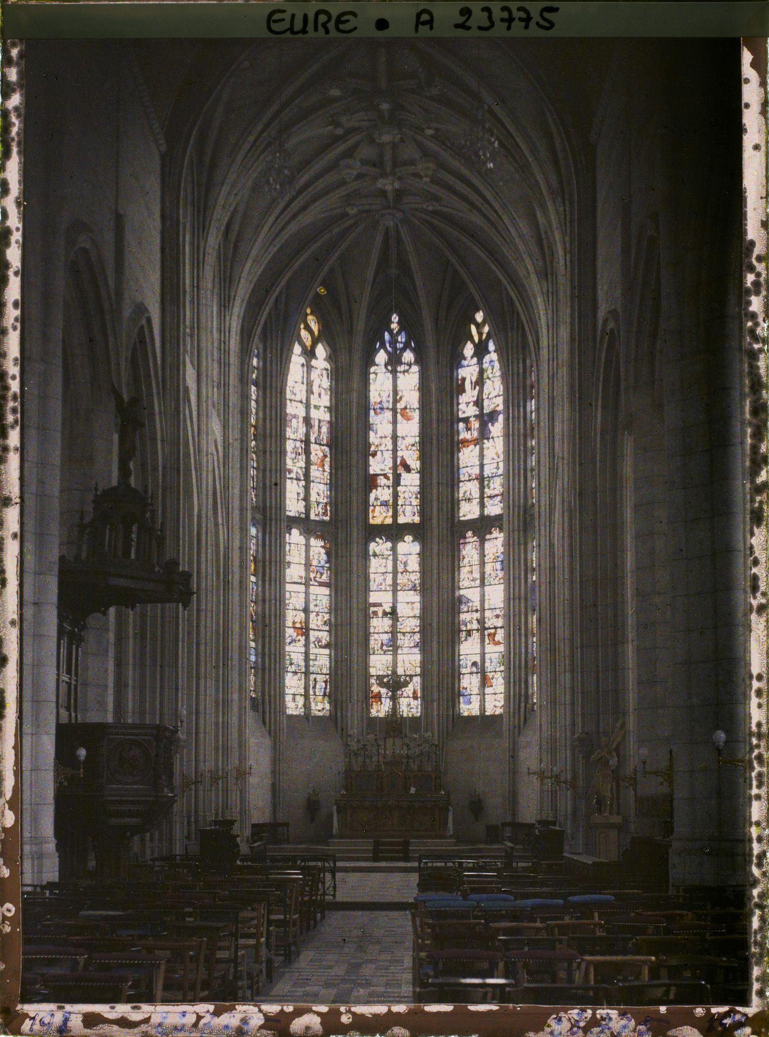 Image représentant L'église Sainte-Foy du XVe, vue intérieure