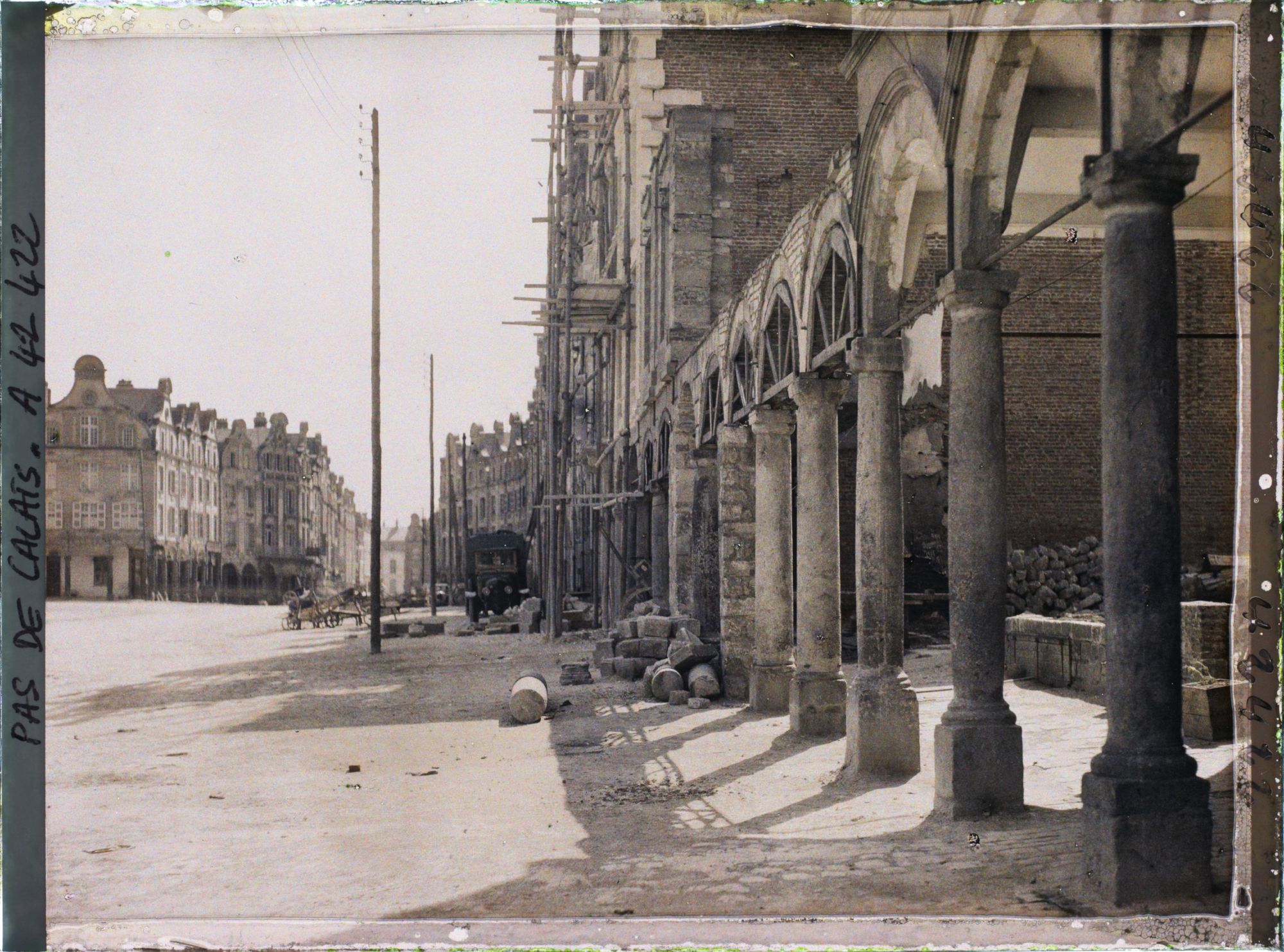 Image représentant France, Arras, Gde Place vers la rue de la Taillanderie