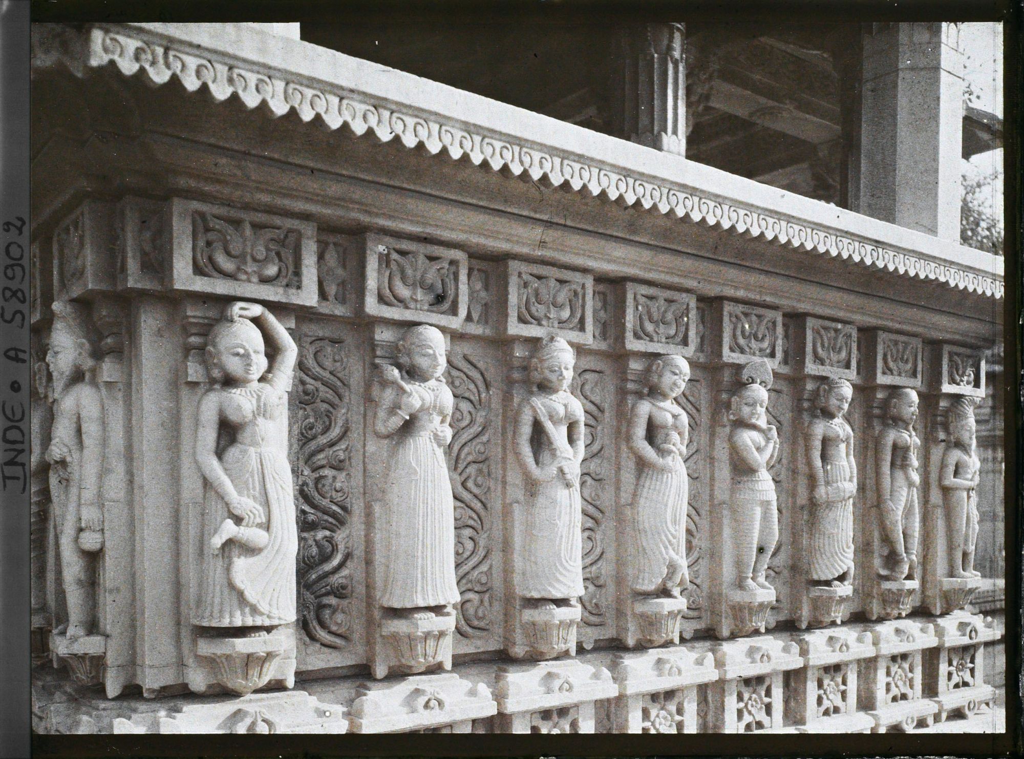 Image représentant Bas-relief du petit temple shivaïte