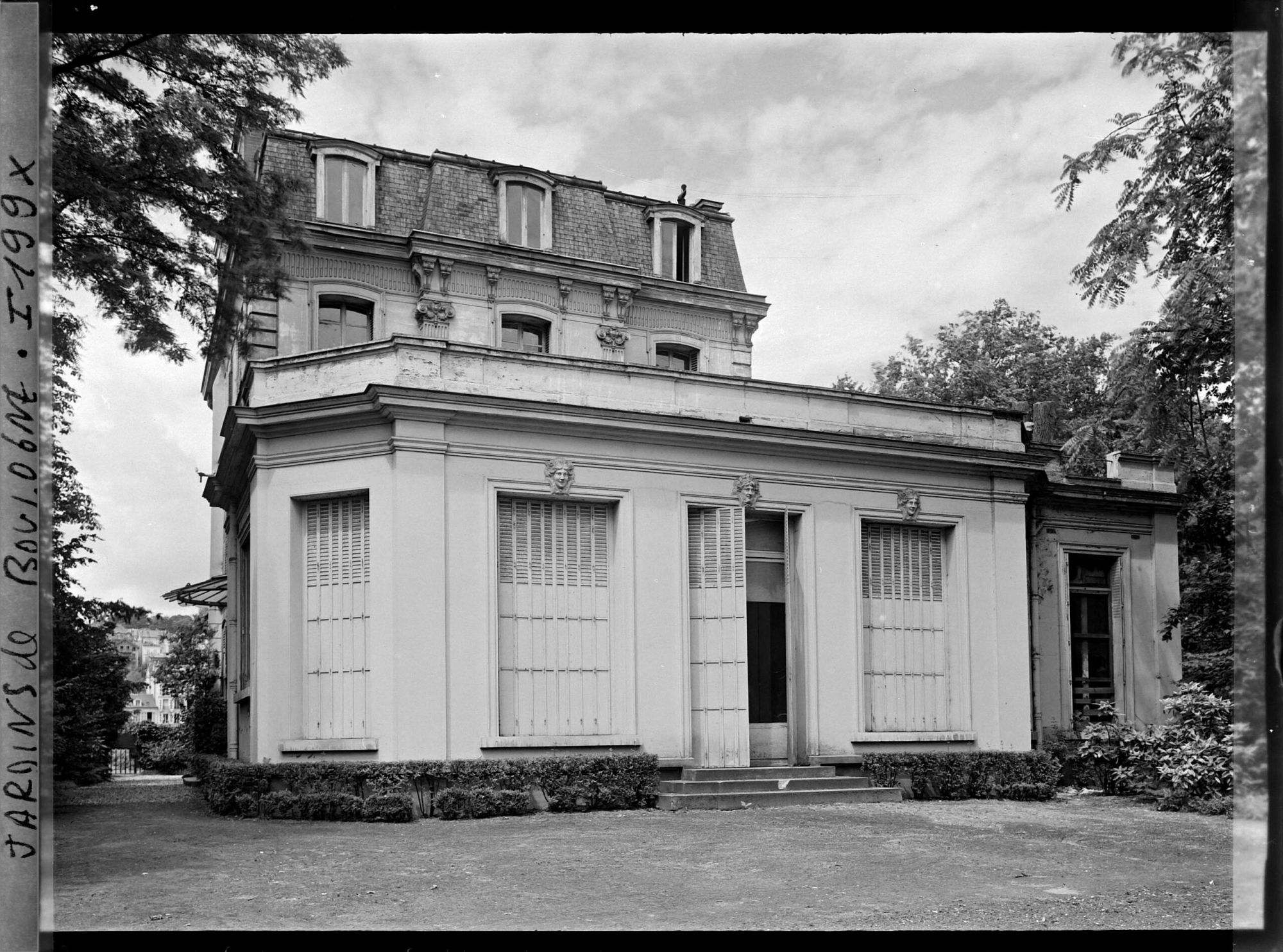 Image représentant Façade arrière (véranda) du cercle Autour du Monde