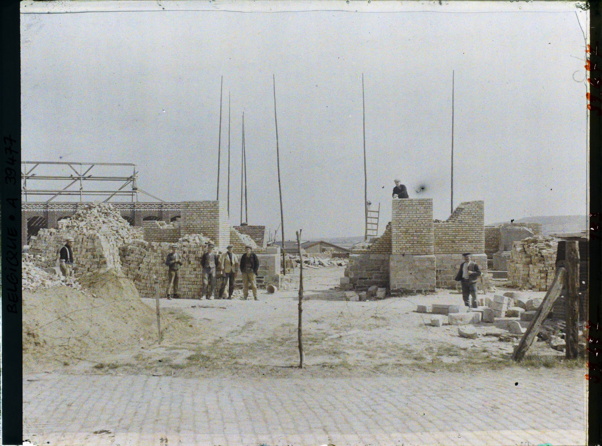 Image représentant Belgique, Locre, Reconstruction de l'Eglise