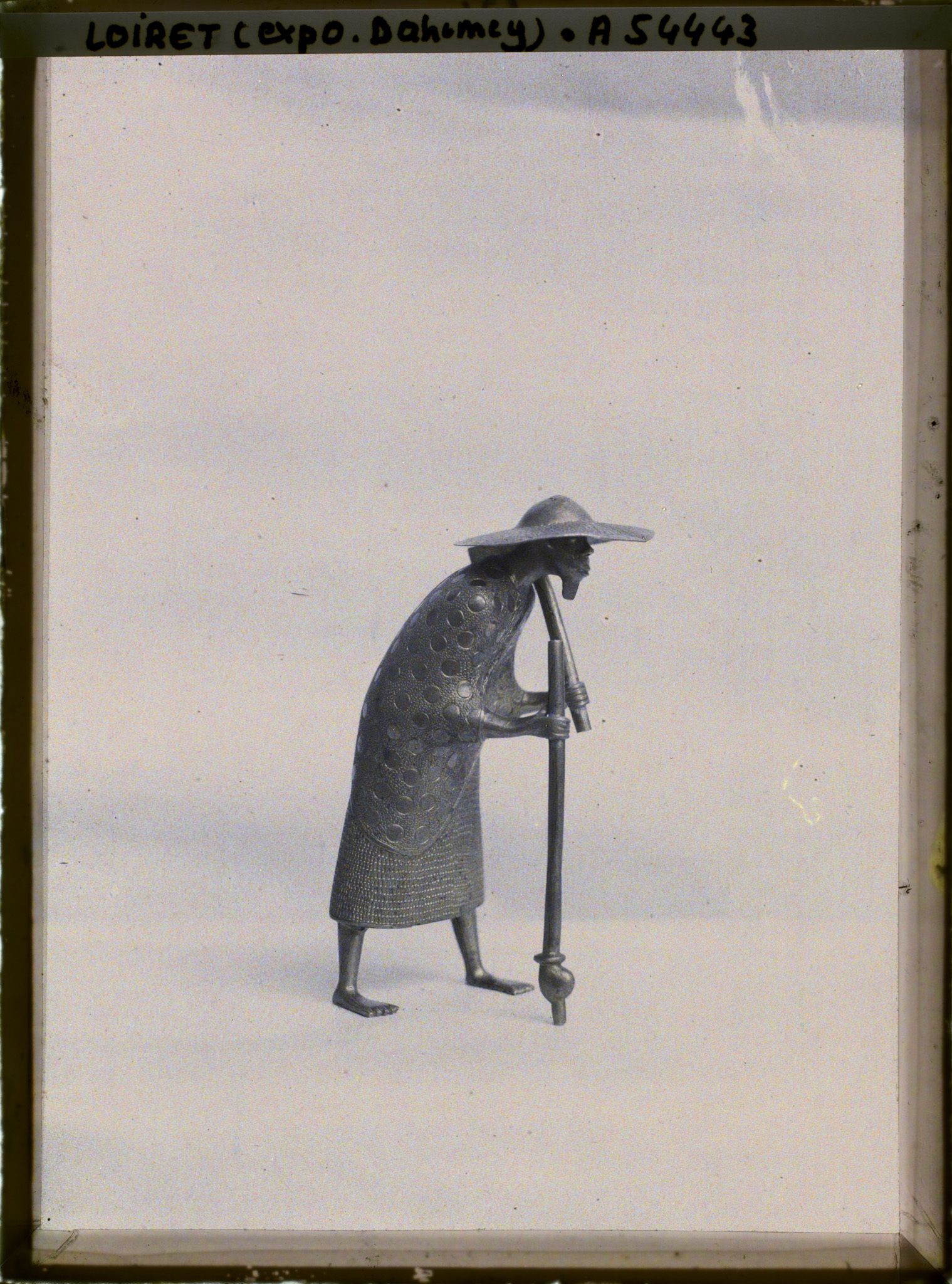 Image représentant Exposition d'art africain, figurine de bûcheron