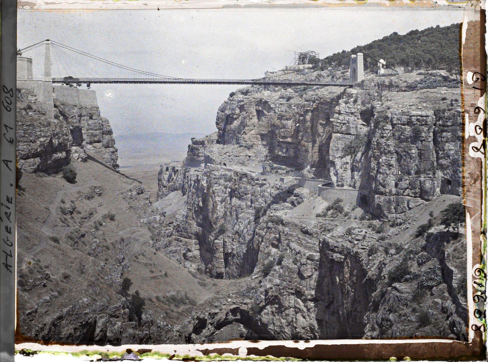 Image représentant Les gorges du Rhummei et le pont Sidi M'Cid