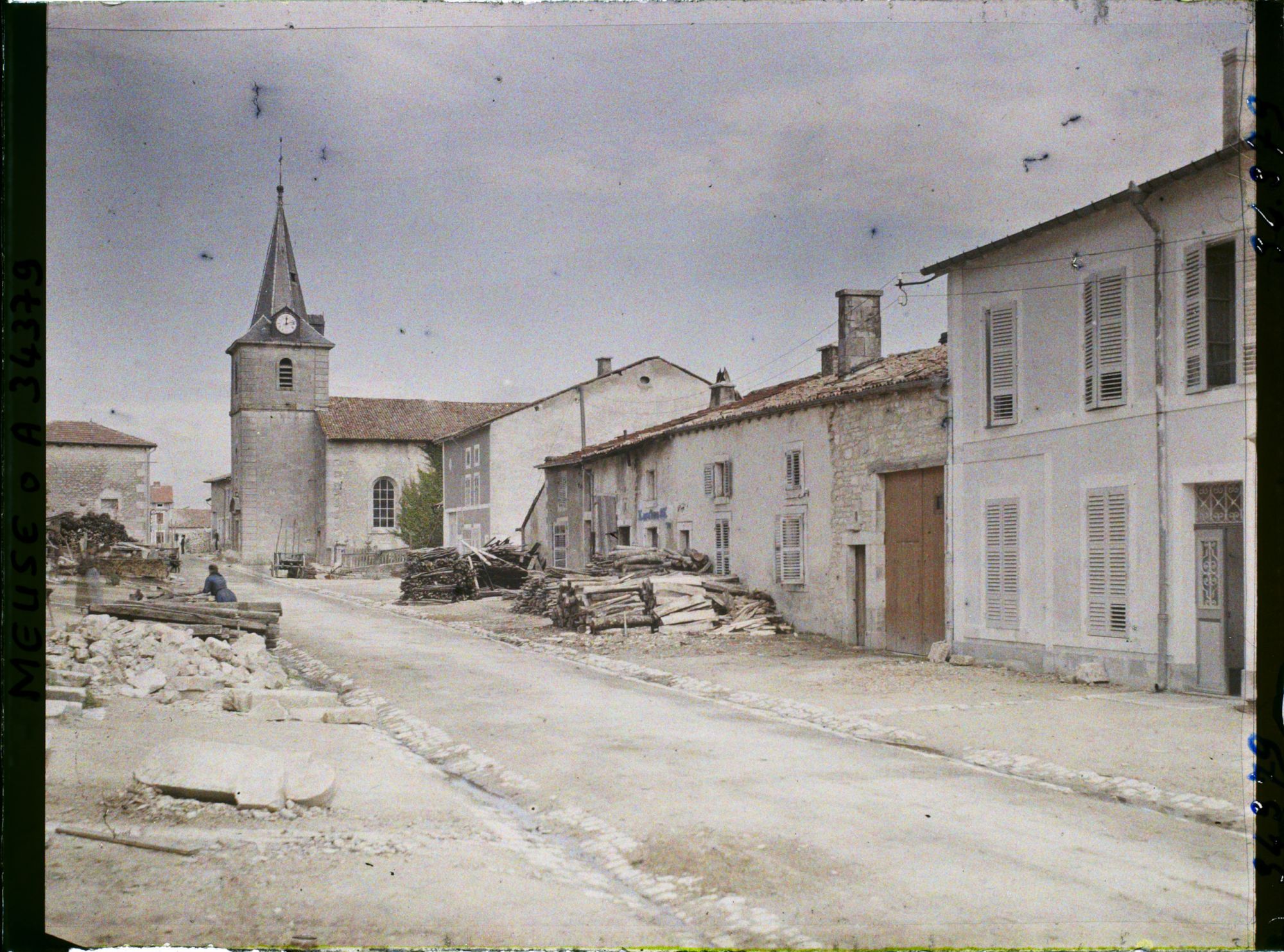 Image représentant France, St Maurice sous les Côtes, La Grande Rue vers l'Eglise