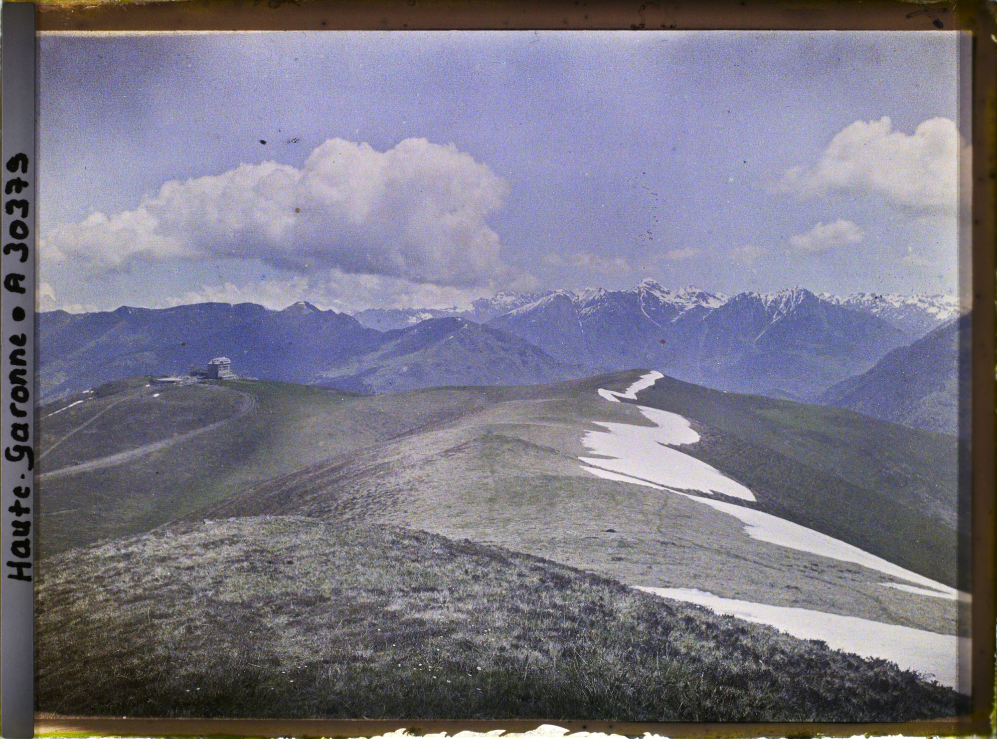 Image représentant France, Bagnères-de-Luchon, Panorama, direction des Monts Maudits, au milieu, le Pic de Sauvegarde.
