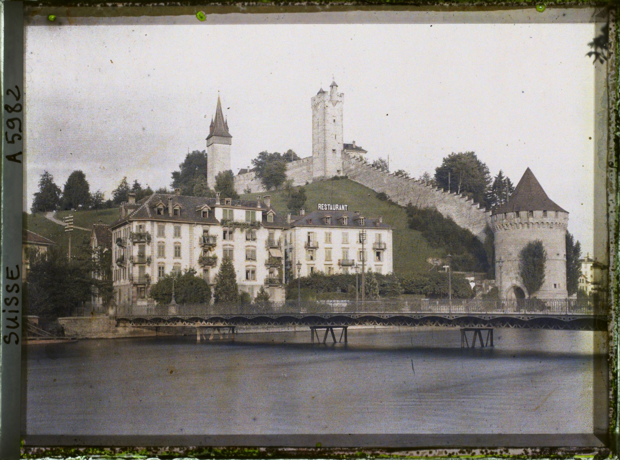 Image représentant La Reuss et les remparts de la Musegg