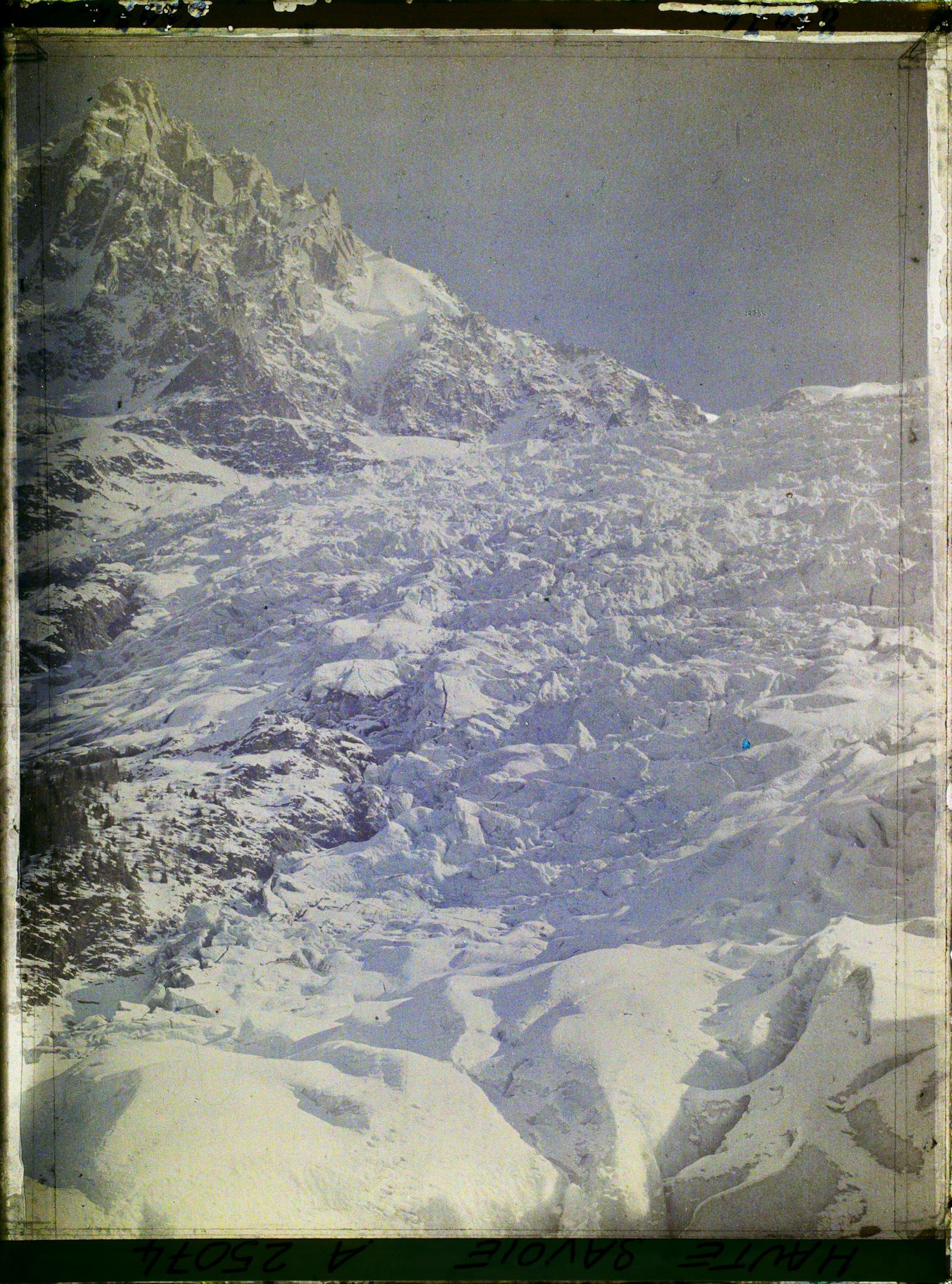 Image représentant France Les Alpes, Les Bossons, Ensemble du glacier des Bossons et l'aiguille du Midi