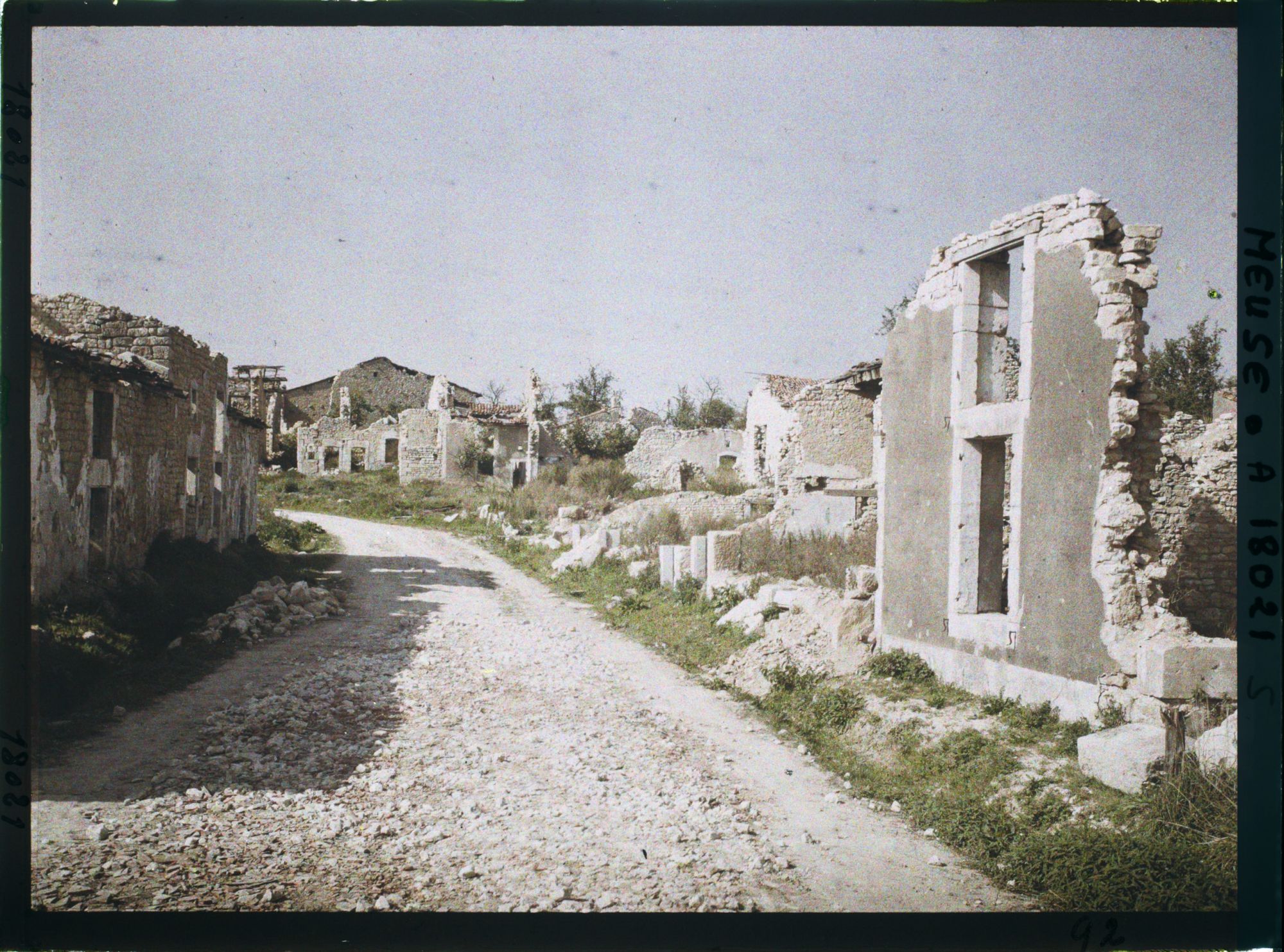 Image représentant France, Mesnil, Le Village de Mesnil-sous-les Côtes
