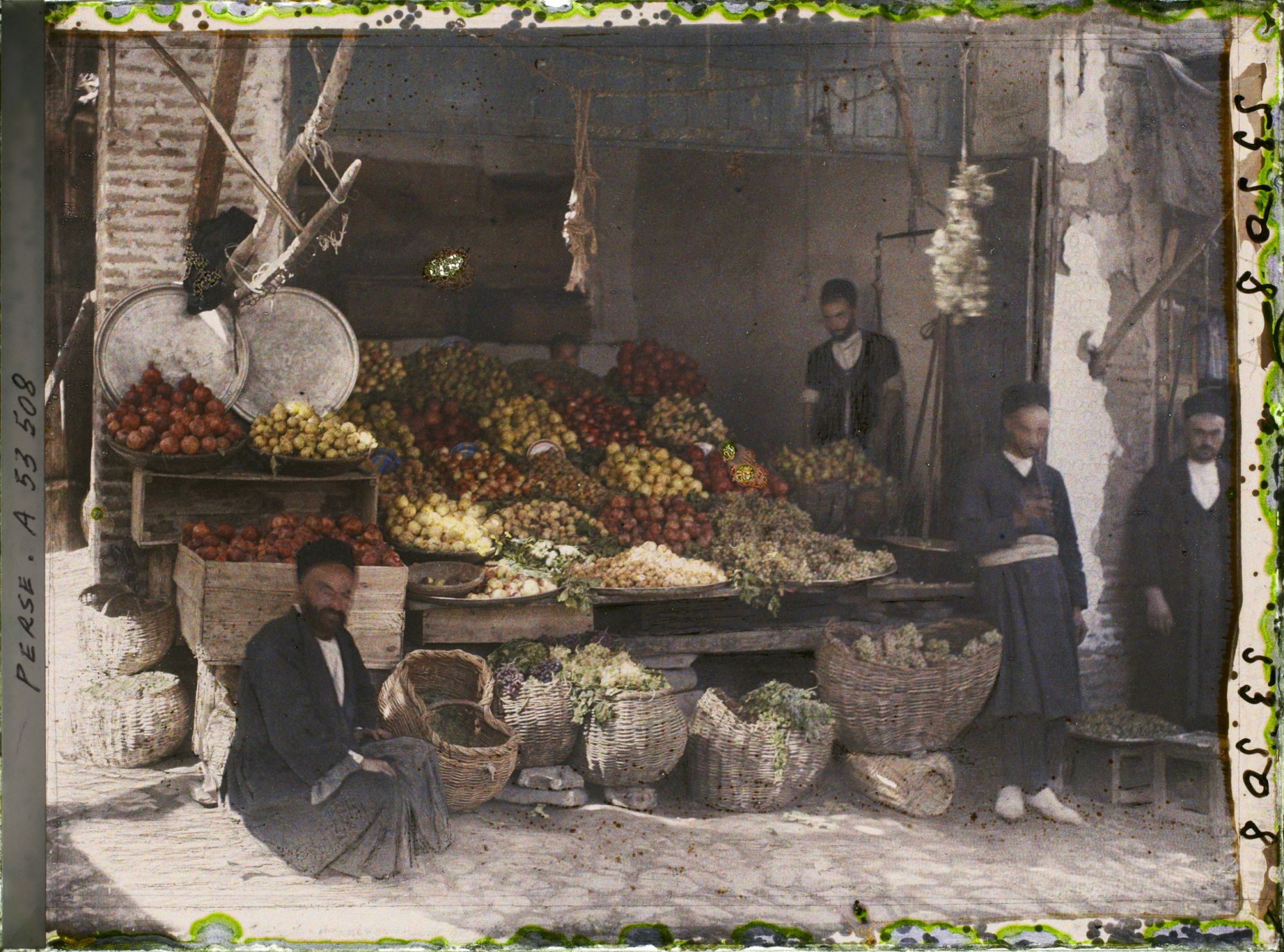 Image représentant Etal d'un marchand de fruits et légumes