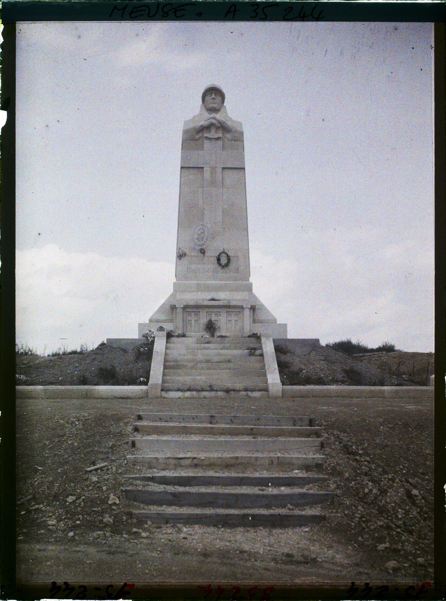 Image représentant Le monument ossuaire de la Haute-Chevauchée