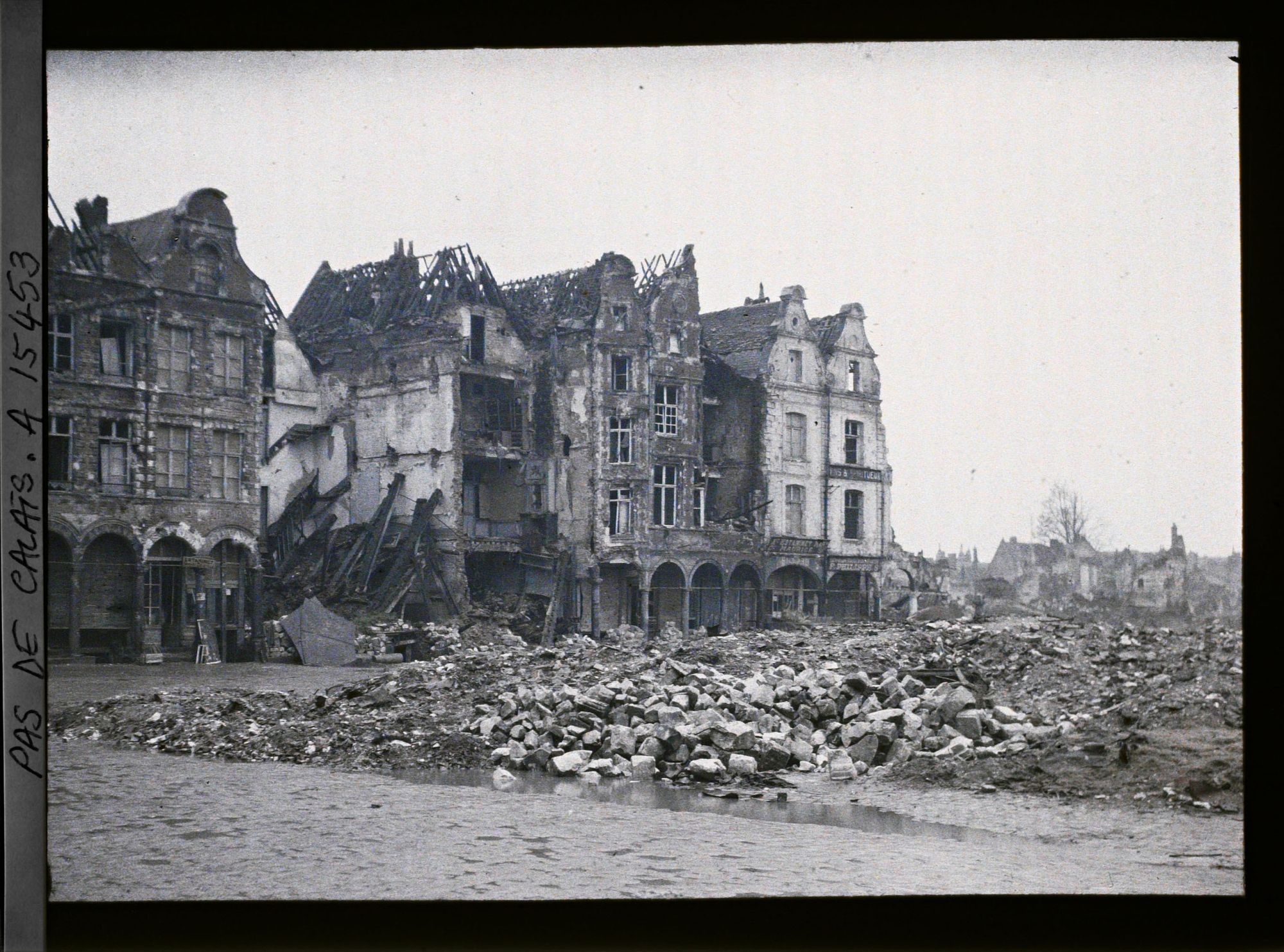 Image représentant France, Arras, La Petite Place