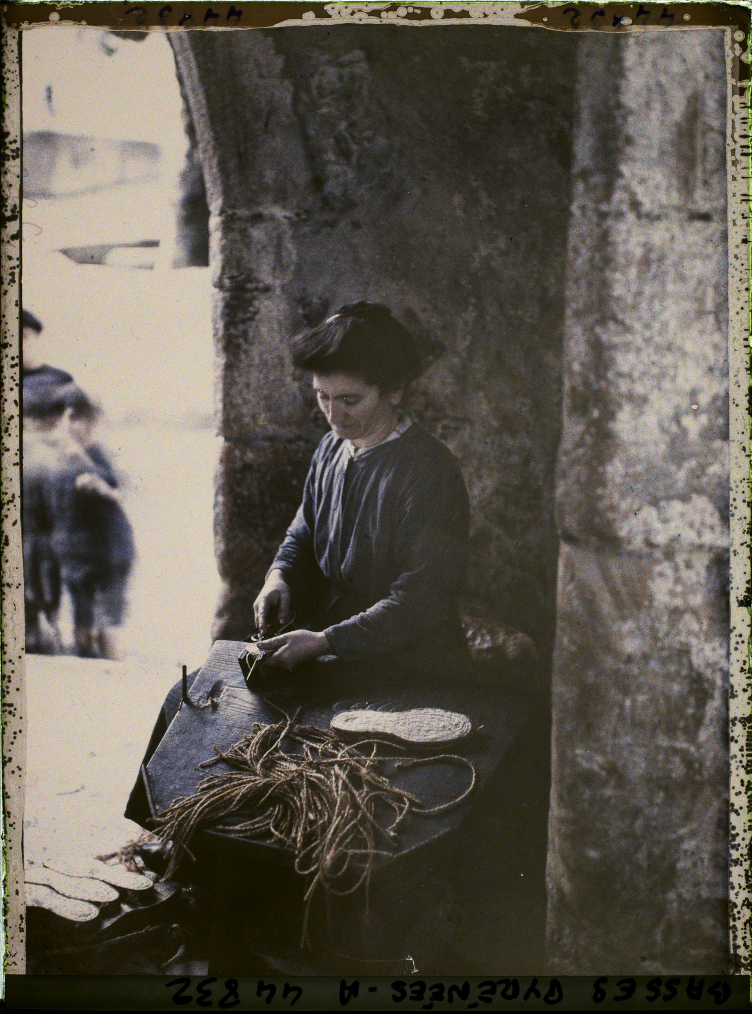 Image représentant France, Mauléon, Une sandalière