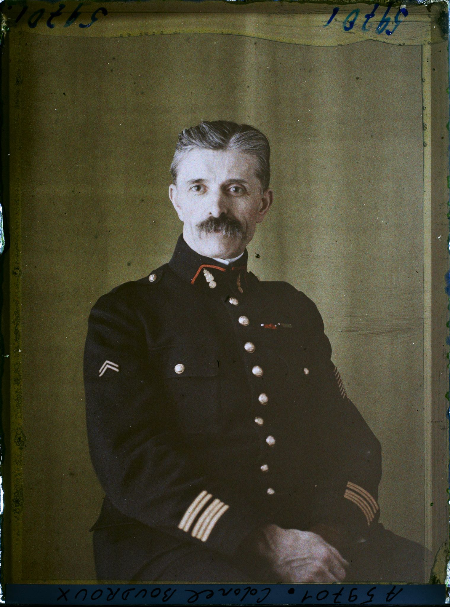 Image représentant https://musee-albert-kahn.s-museum.fr/home/NWQ2OTAwYzNmYjZlZTk1ZWQwODJmMjY4L2dlbmVyaWMtbm90aWNlLXRhYi9hdXRob3JpdHkvNjE3YTc5ZjVjZjhiODk2OGIzMzM3ZDIx/5d6900c3fb6ee95ed082f268/generic-notice-tab/authority/617a79ebcf8b8968b3336956 Le Colonel Boudroux