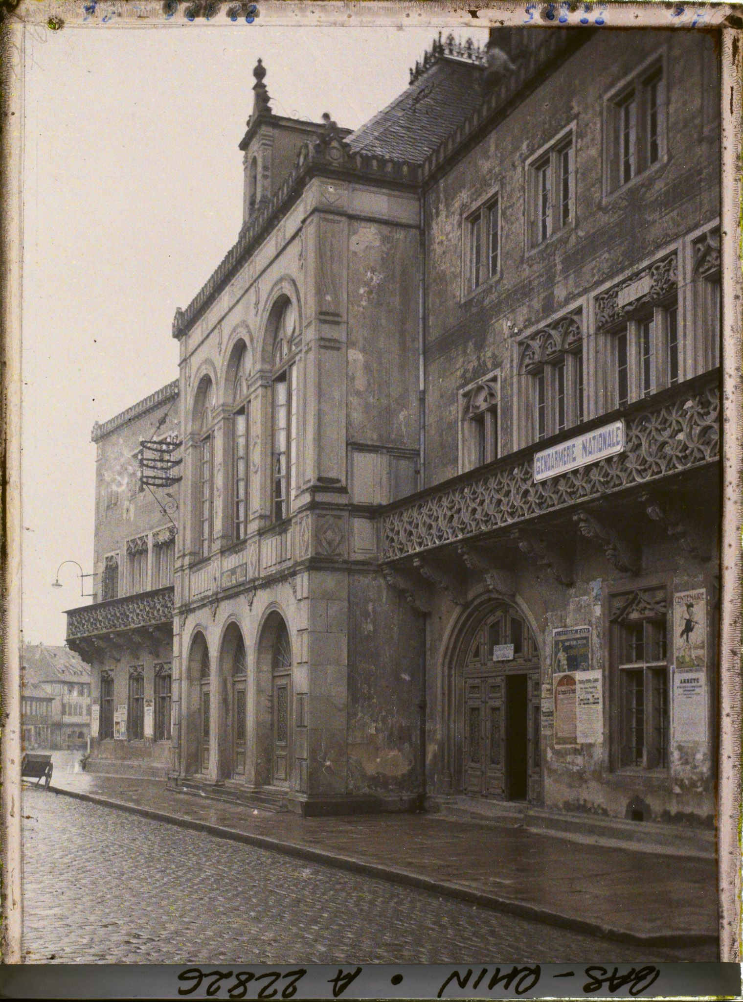 Image représentant France, Obernai, L'Hôtel de Ville et la place