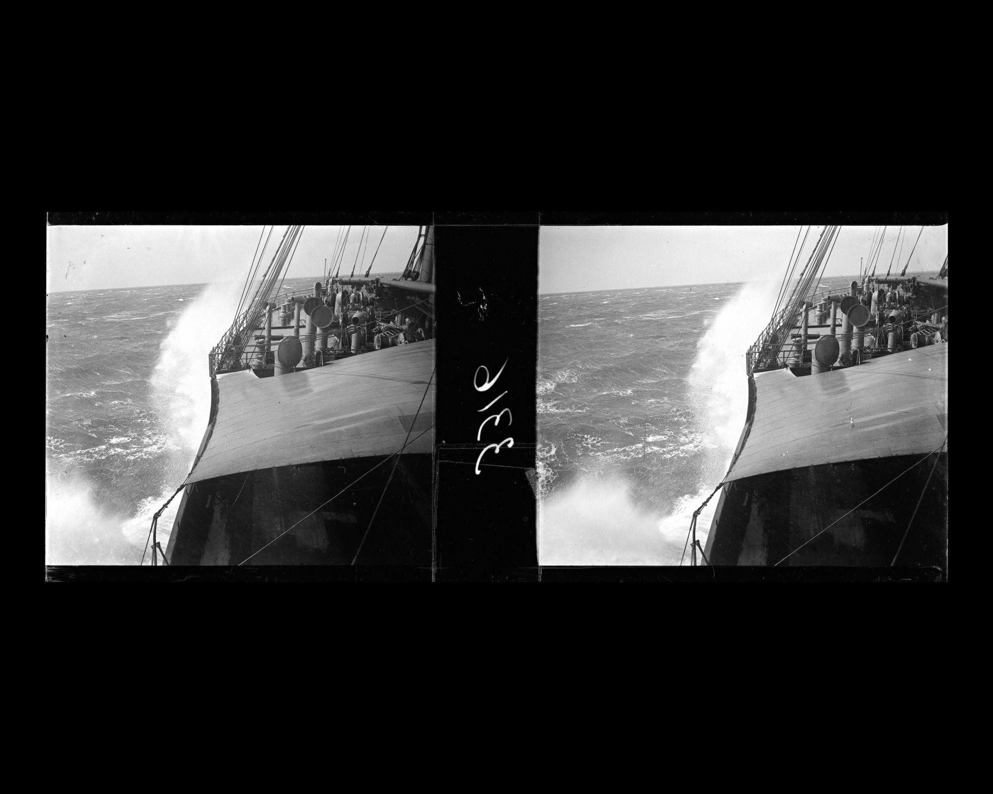 Image représentant Lames balayant l'avant du Lützow