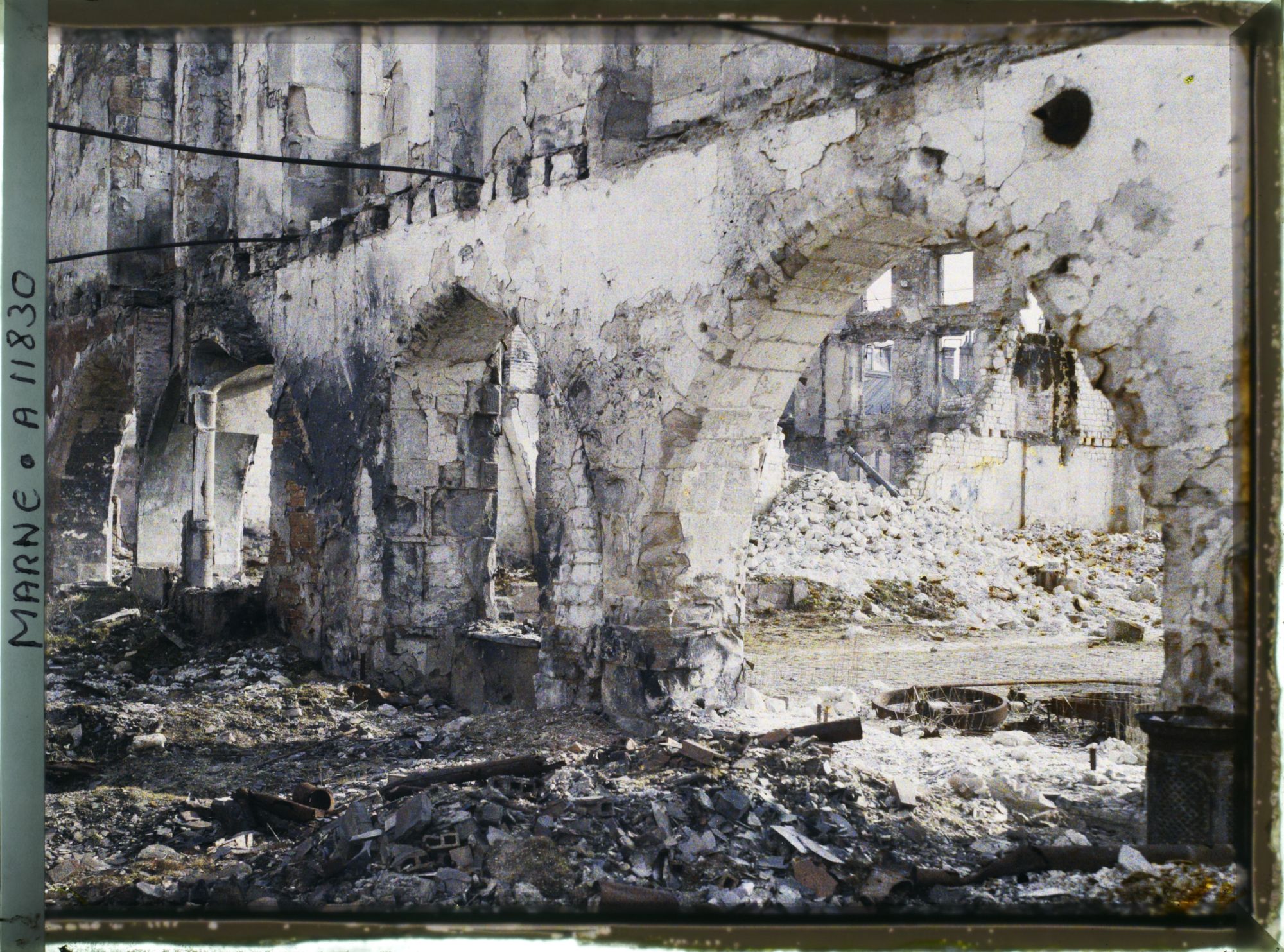 Image représentant France, Cloître des Cordeliers