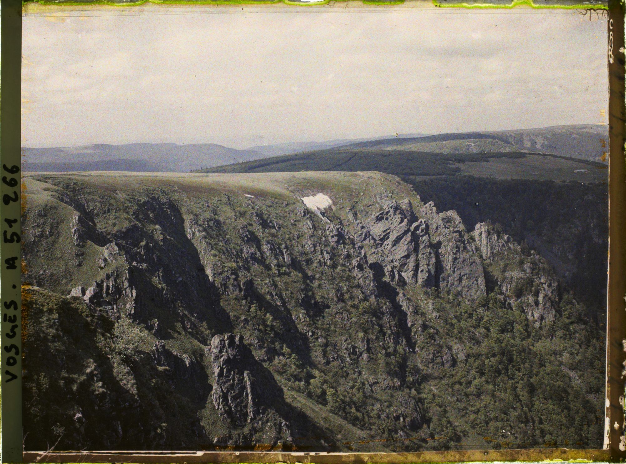 Image représentant Alsace, Houhneck, Les Rochers de Fraukental vu des pentes Nord du Honhneck