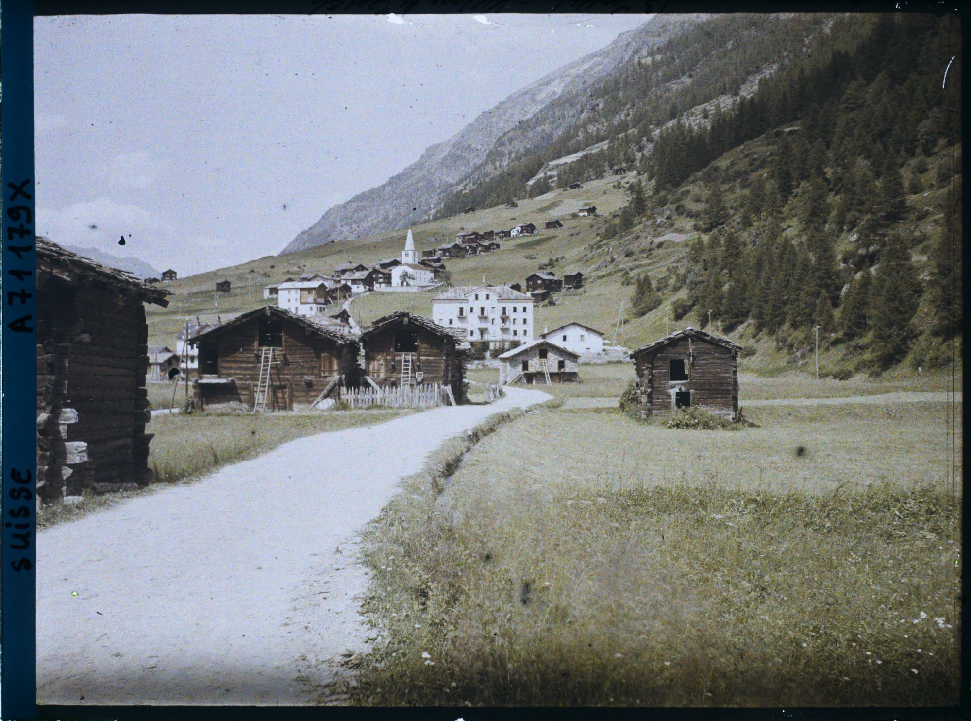 Image représentant Mazots à Randa, entre Saint-Nicolas et Zermatt
