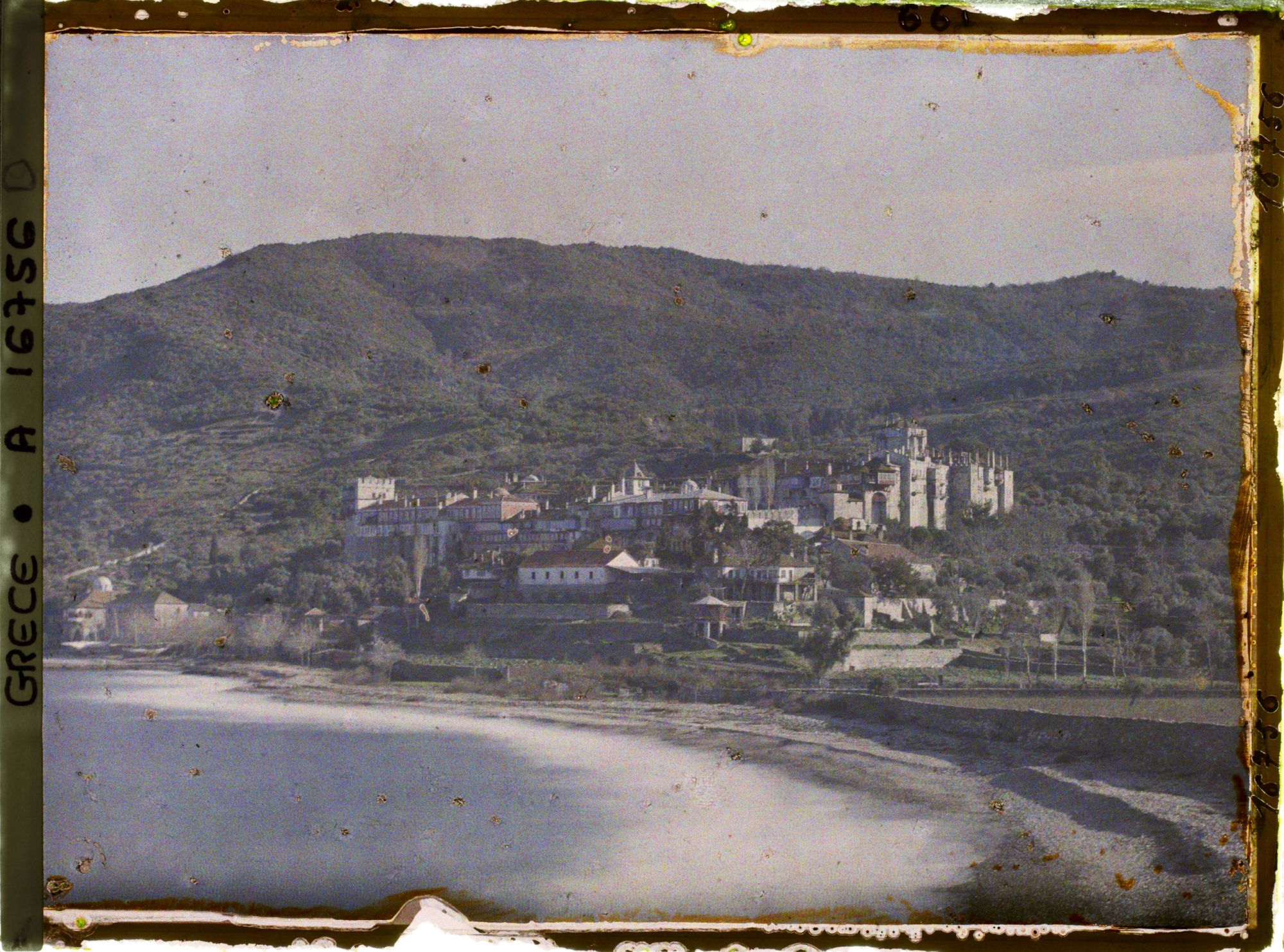 Image représentant Mont Athos, Vatopédi, Le Monastère vu de la mer